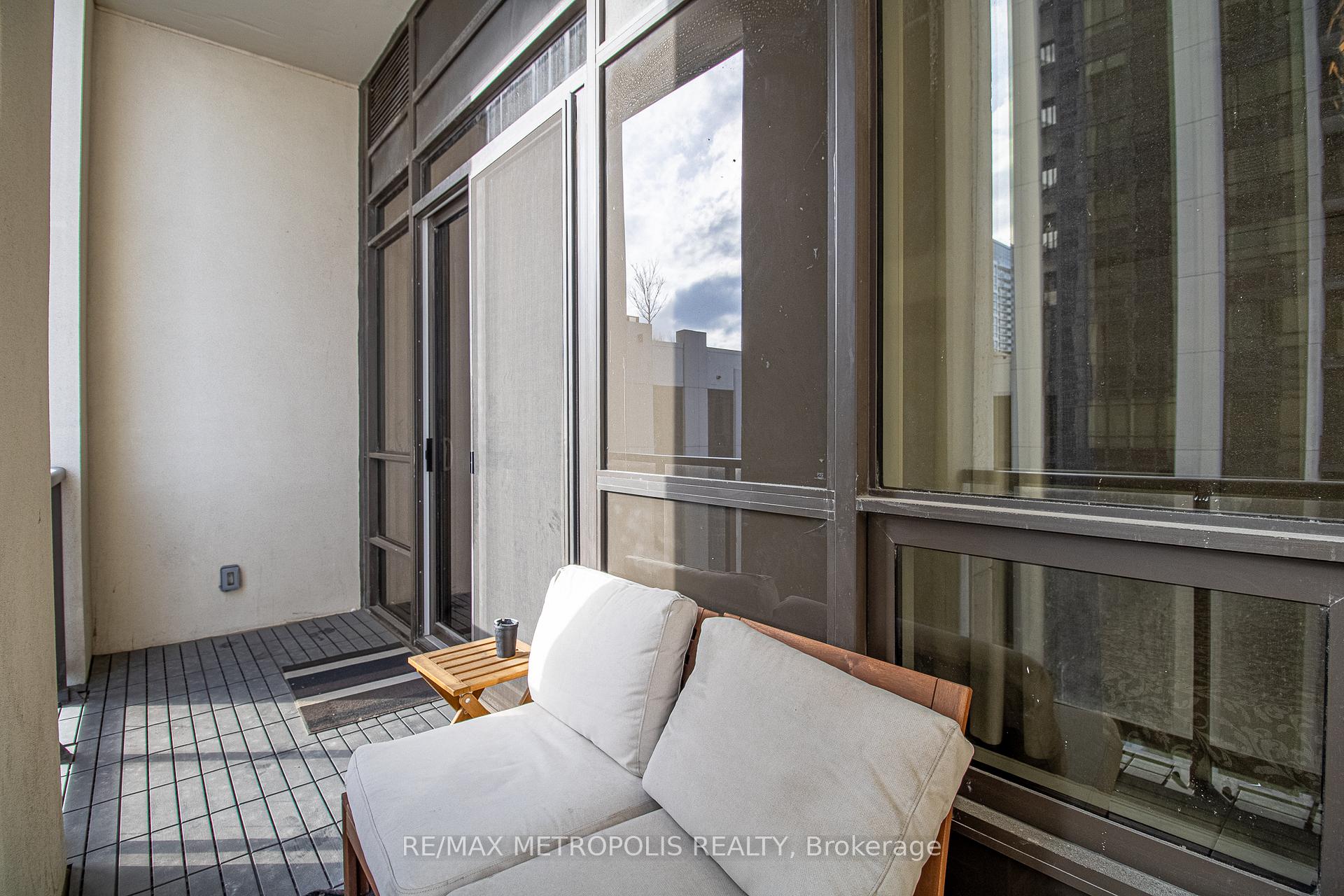 Photo 33 of Unit 604, 9085 Jane Street, Vaughan, Concord — HOMEH