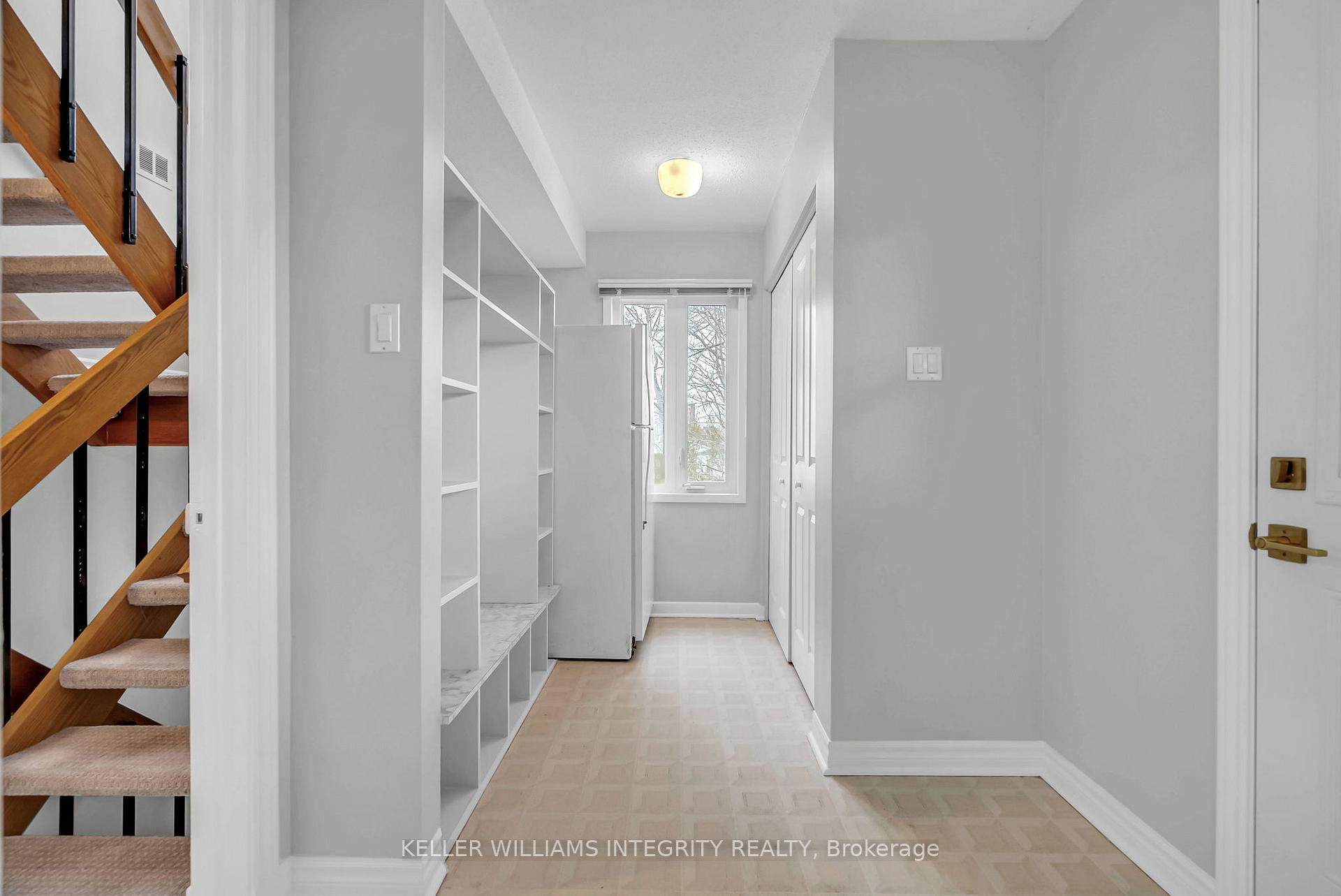 Photo 6 of 3 Commanche Drive, Ottawa, City View/Skyline/Fisher Heights/Parkwood Hills — HOMEH