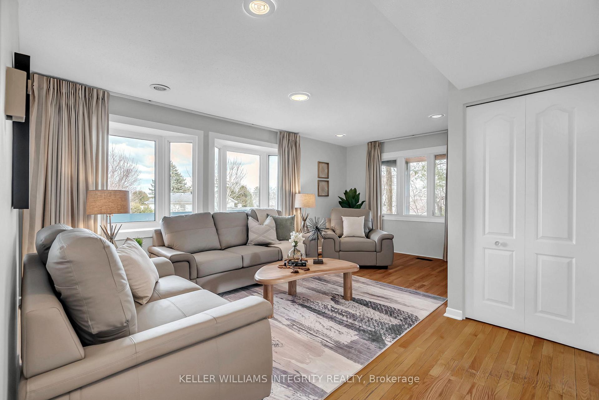 Photo 7 of 3 Commanche Drive, Ottawa, City View/Skyline/Fisher Heights/Parkwood Hills — HOMEH