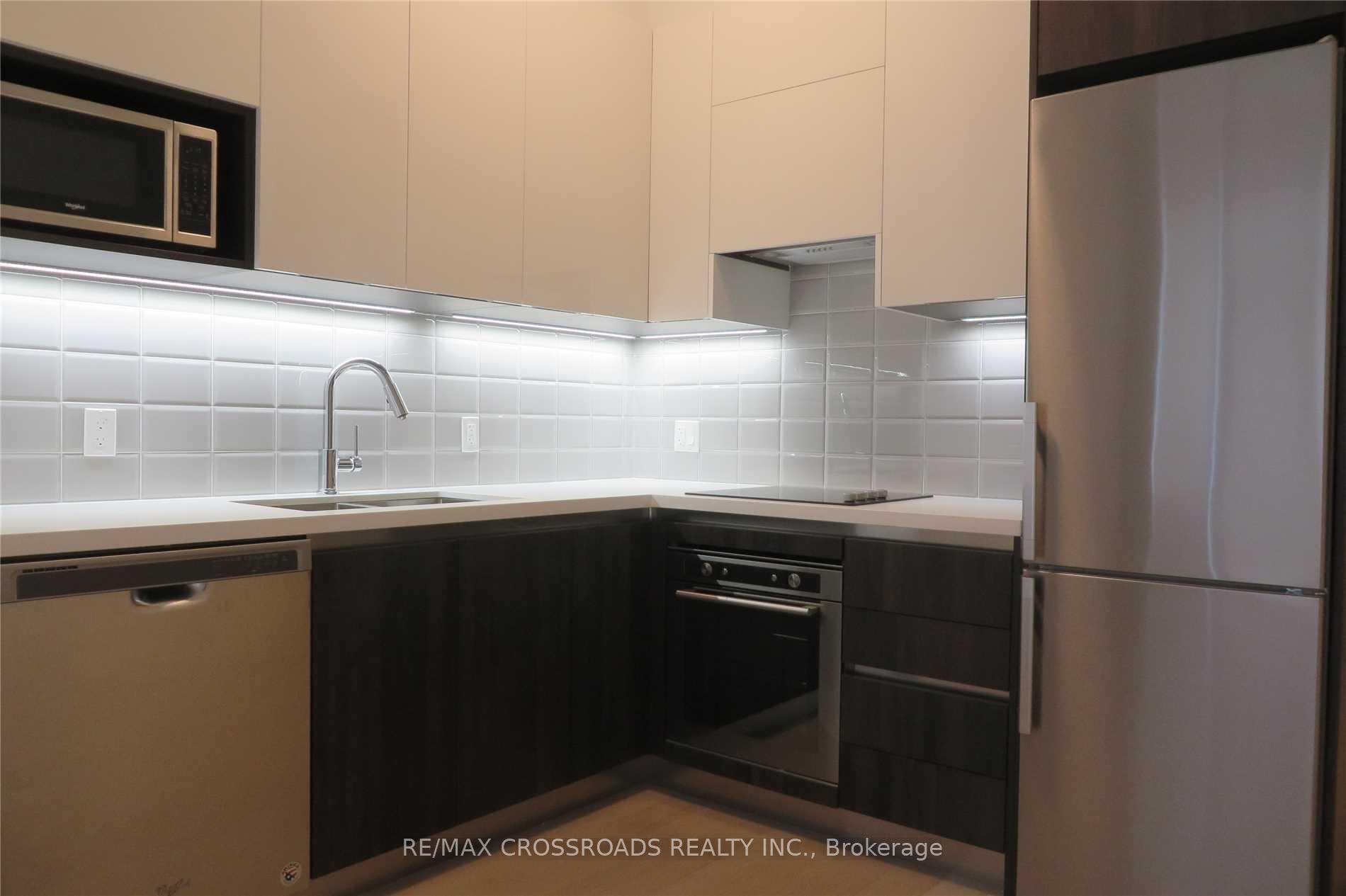 Photo 5 of Unit 207, 25 Water Walk Drive, Markham, Unionville — HOMEH