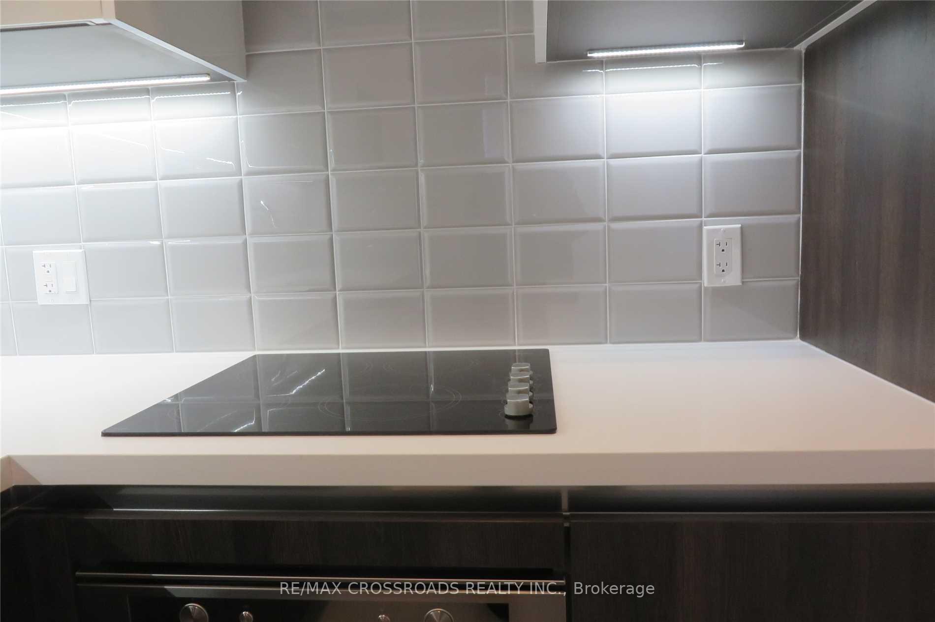 Photo 6 of Unit 207, 25 Water Walk Drive, Markham, Unionville — HOMEH