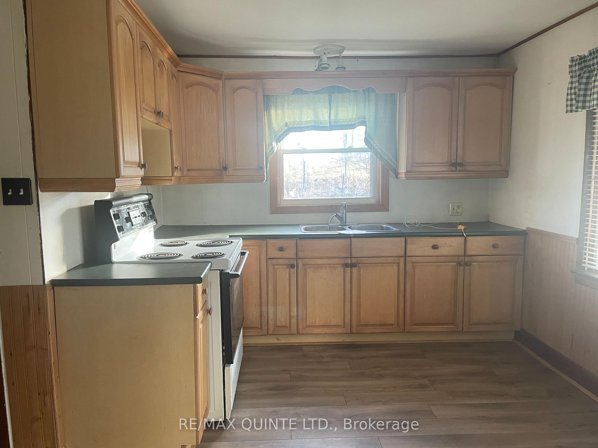Photo 4 of 3724 Battersea Road, Frontenac, Frontenac South — HOMEH