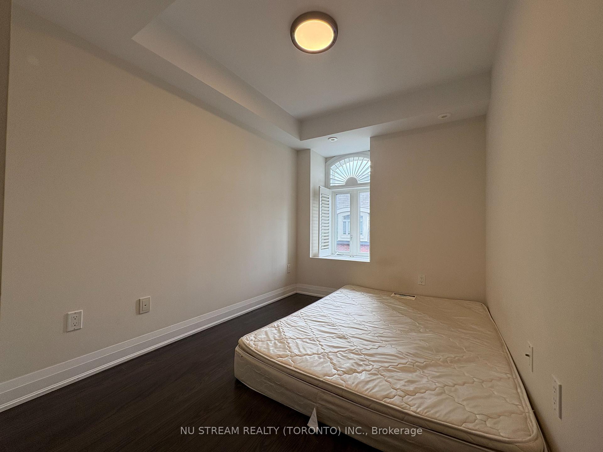 Photo 2 of Unit 255, 318 John Street, Markham, Aileen-Willowbrook — HOMEH