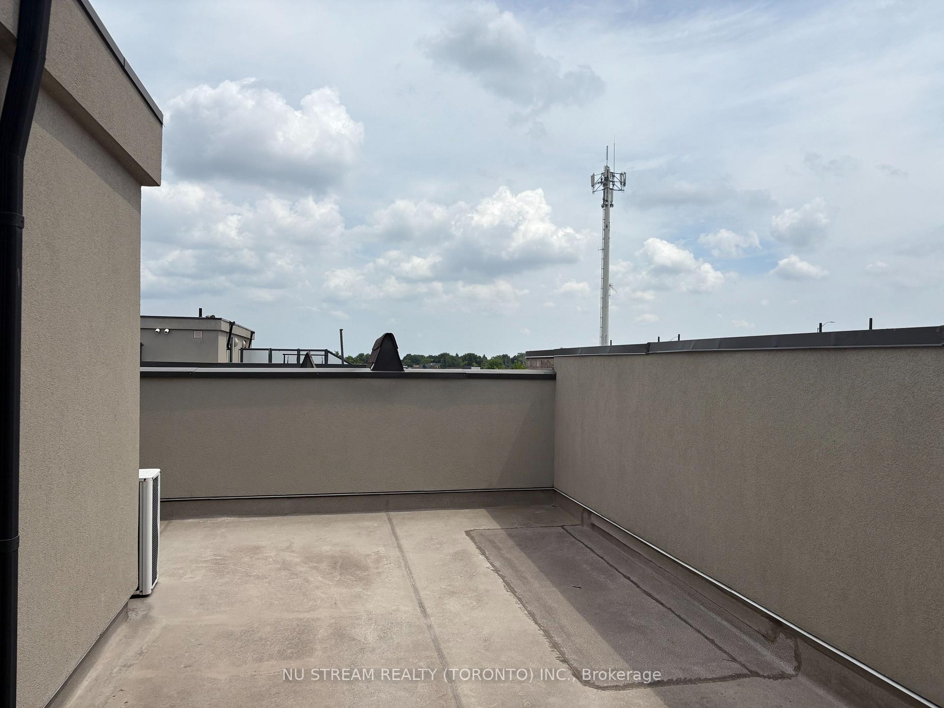 Photo 3 of Unit 255, 318 John Street, Markham, Aileen-Willowbrook — HOMEH