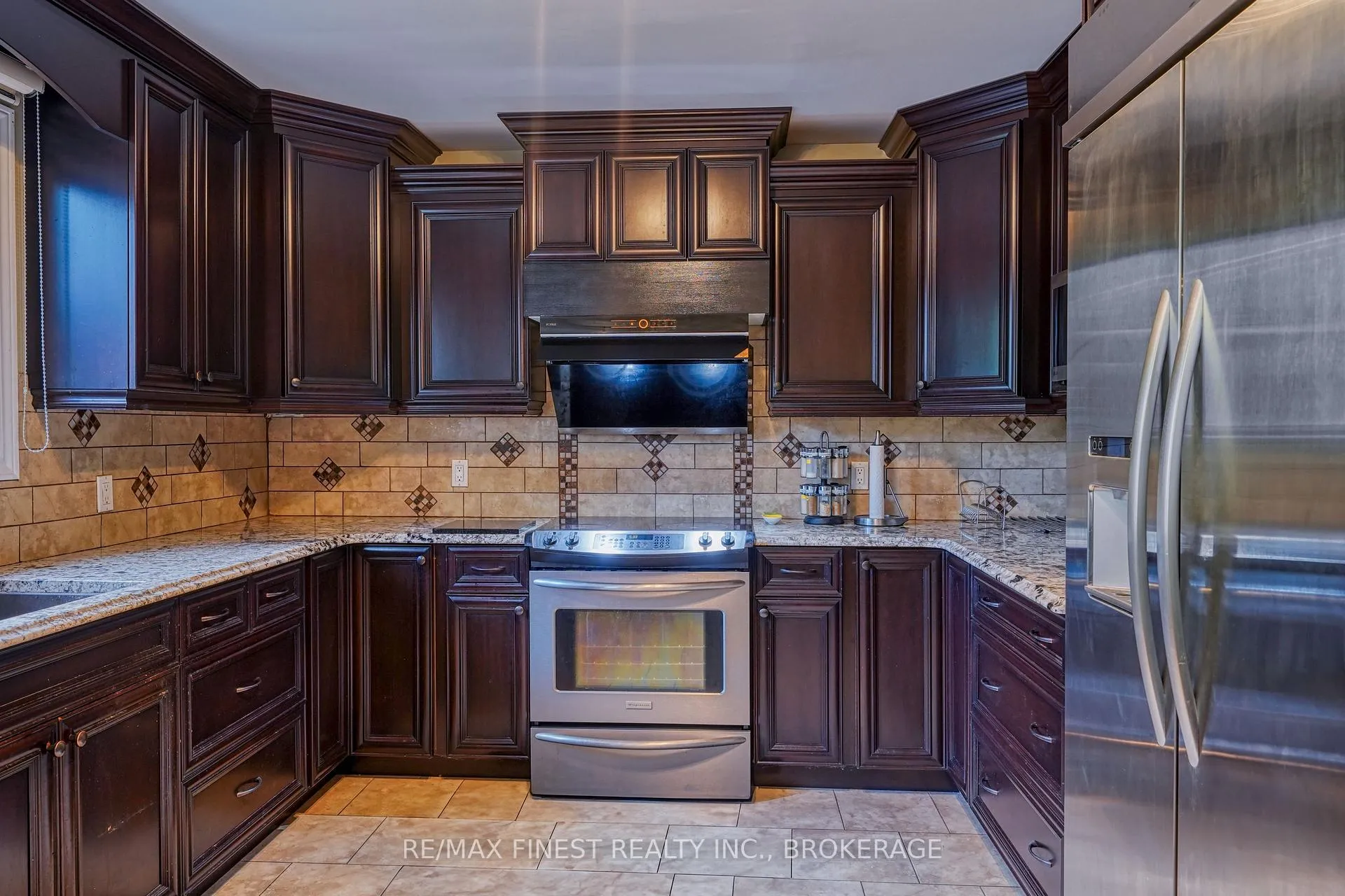 Photo 12 of 1082 Caitlin Crescent, Kingston, North of Taylor-Kidd Blvd — HOMEH