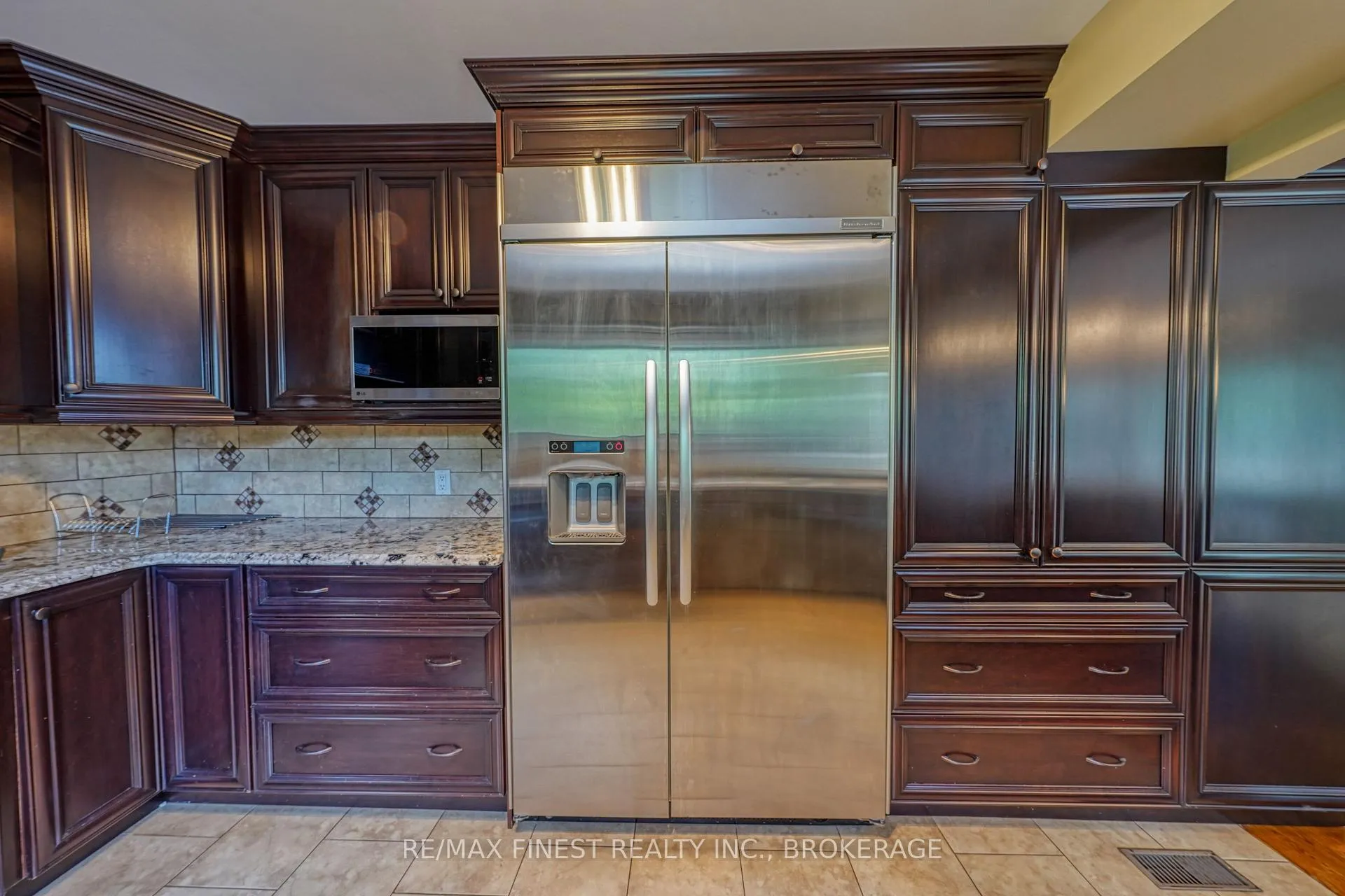 Photo 15 of 1082 Caitlin Crescent, Kingston, North of Taylor-Kidd Blvd — HOMEH