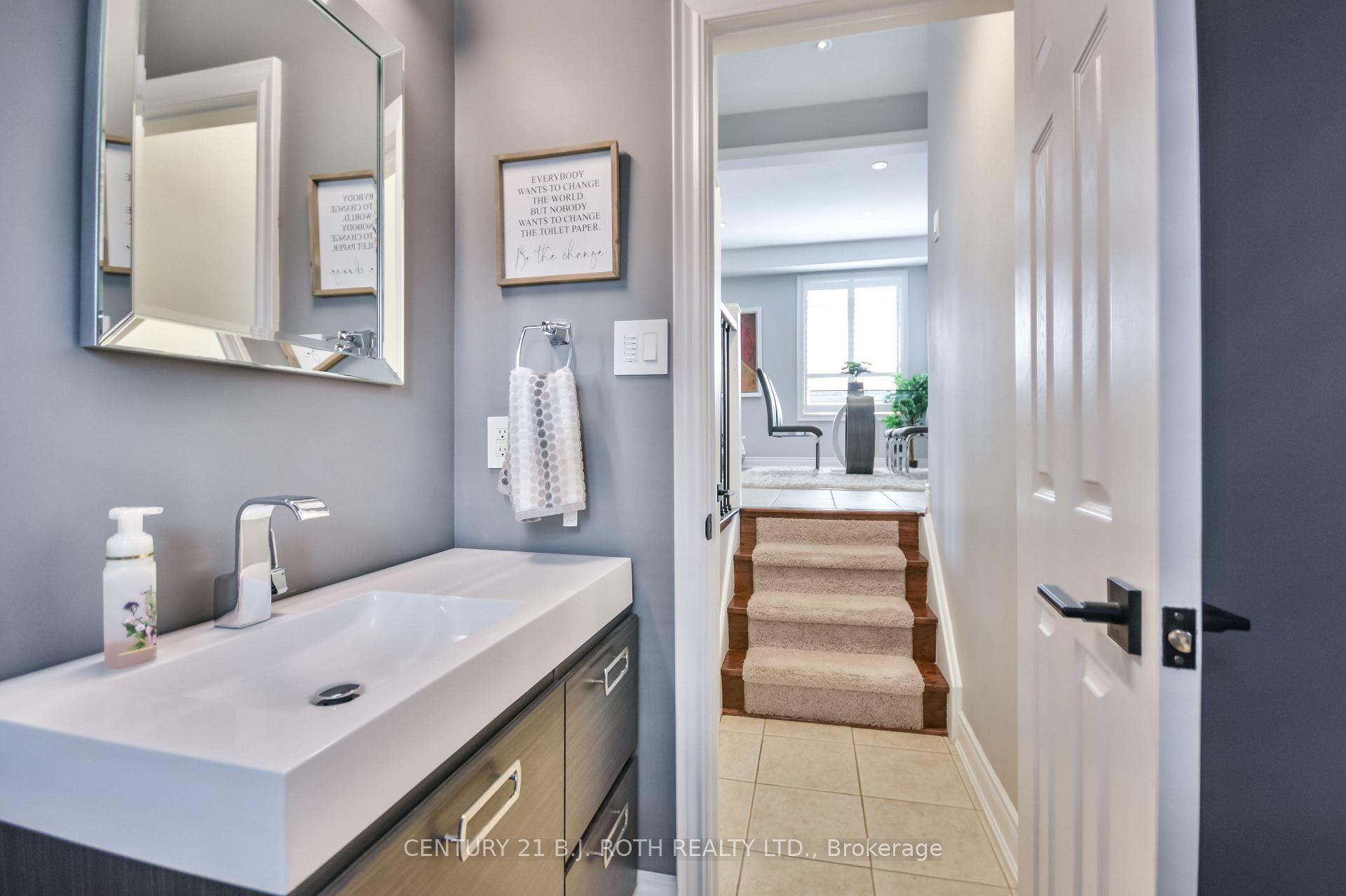 Photo 19 of 118 The Queensway, Barrie, Innis-Shore — HOMEH