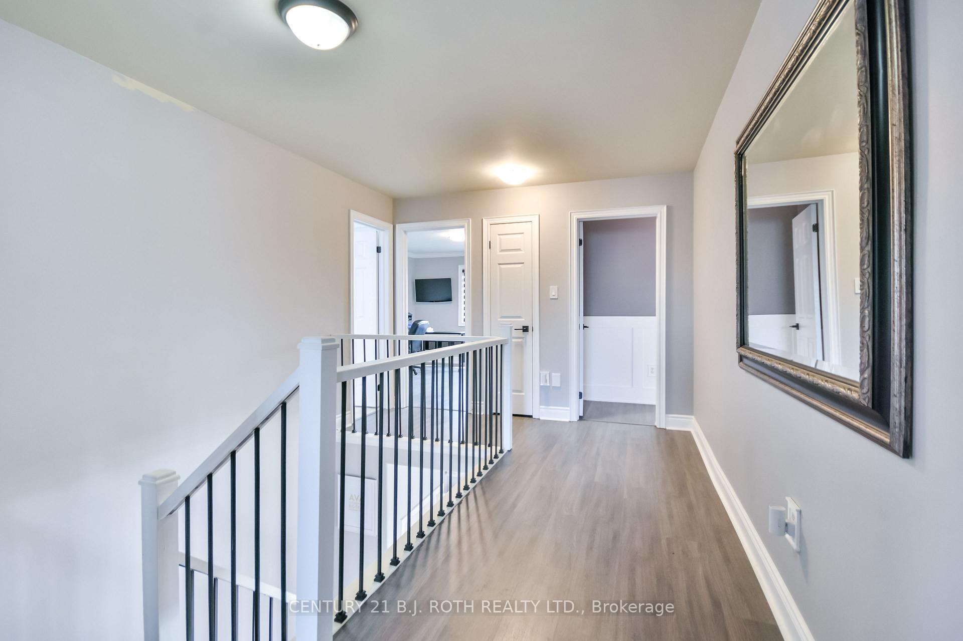 Photo 33 of 118 The Queensway, Barrie, Innis-Shore — HOMEH