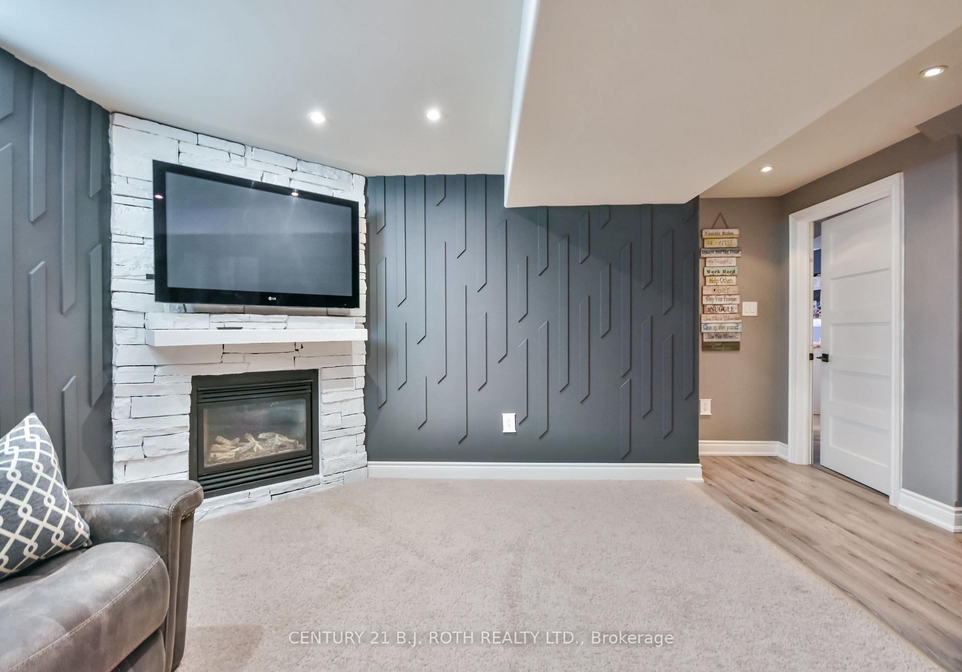 Photo 41 of 118 The Queensway, Barrie, Innis-Shore — HOMEH