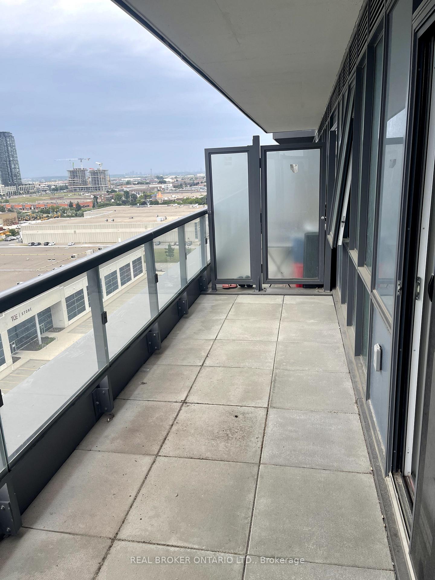 Photo 10 of Unit 1212, 10 Honeycrisp Crescent, Vaughan, Vaughan Corporate Centre — HOMEH