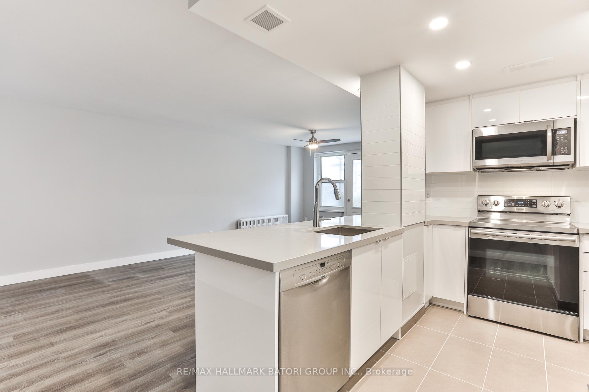 Photo 4 of Unit 310, 2603 Bathurst Street, Toronto, Forest Hill North — HOMEH