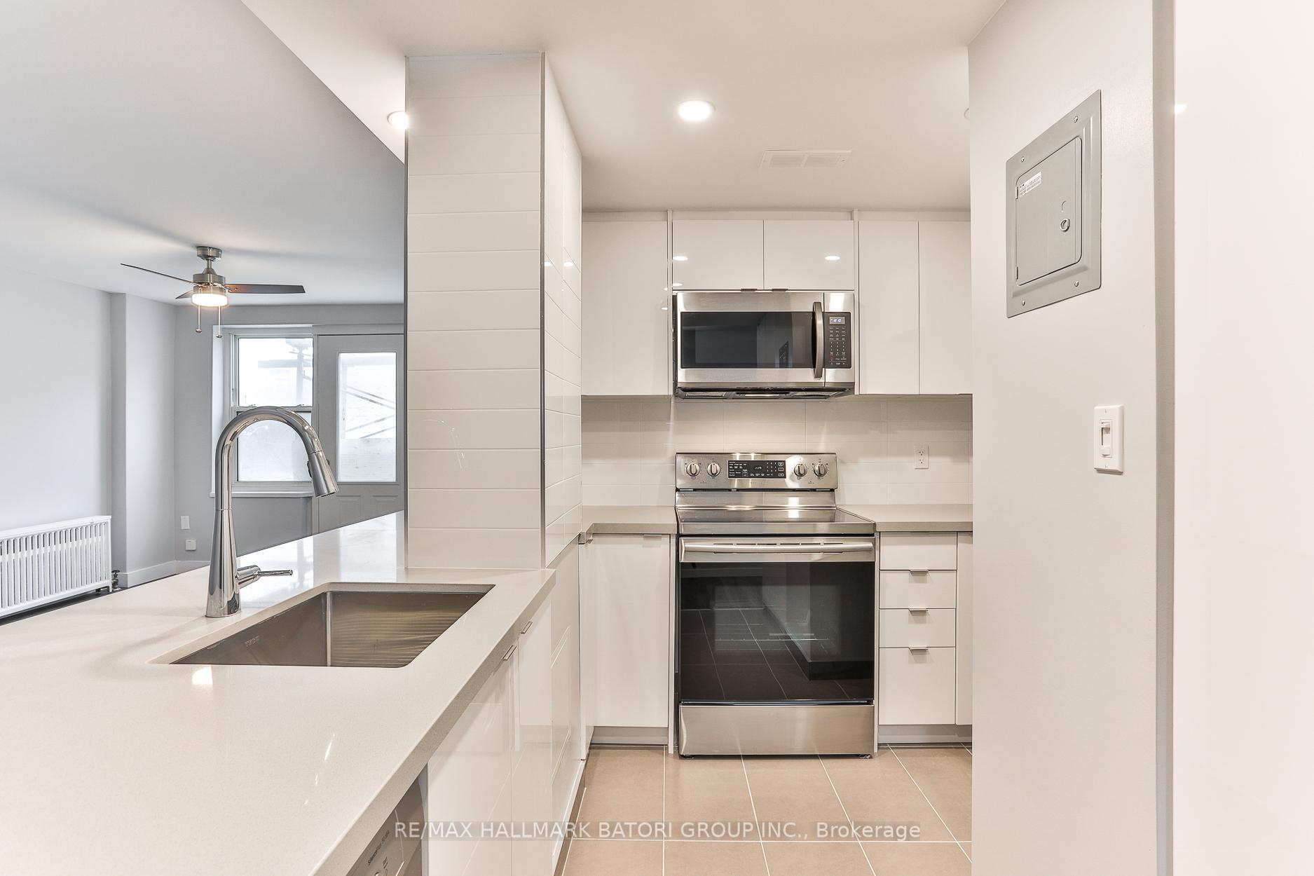 Photo 5 of Unit 310, 2603 Bathurst Street, Toronto, Forest Hill North — HOMEH