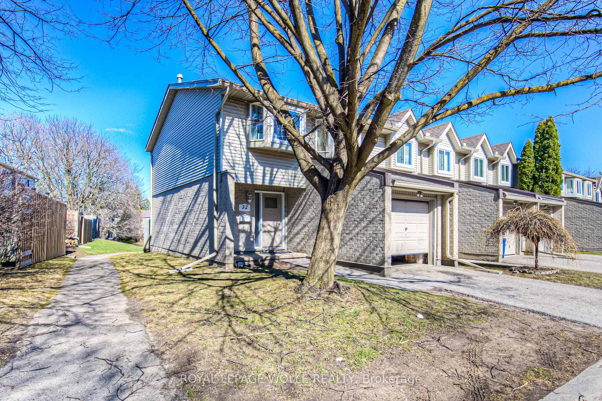 Photo 2 of Unit 32, 20 Paulander Drive, Kitchener — HOMEH