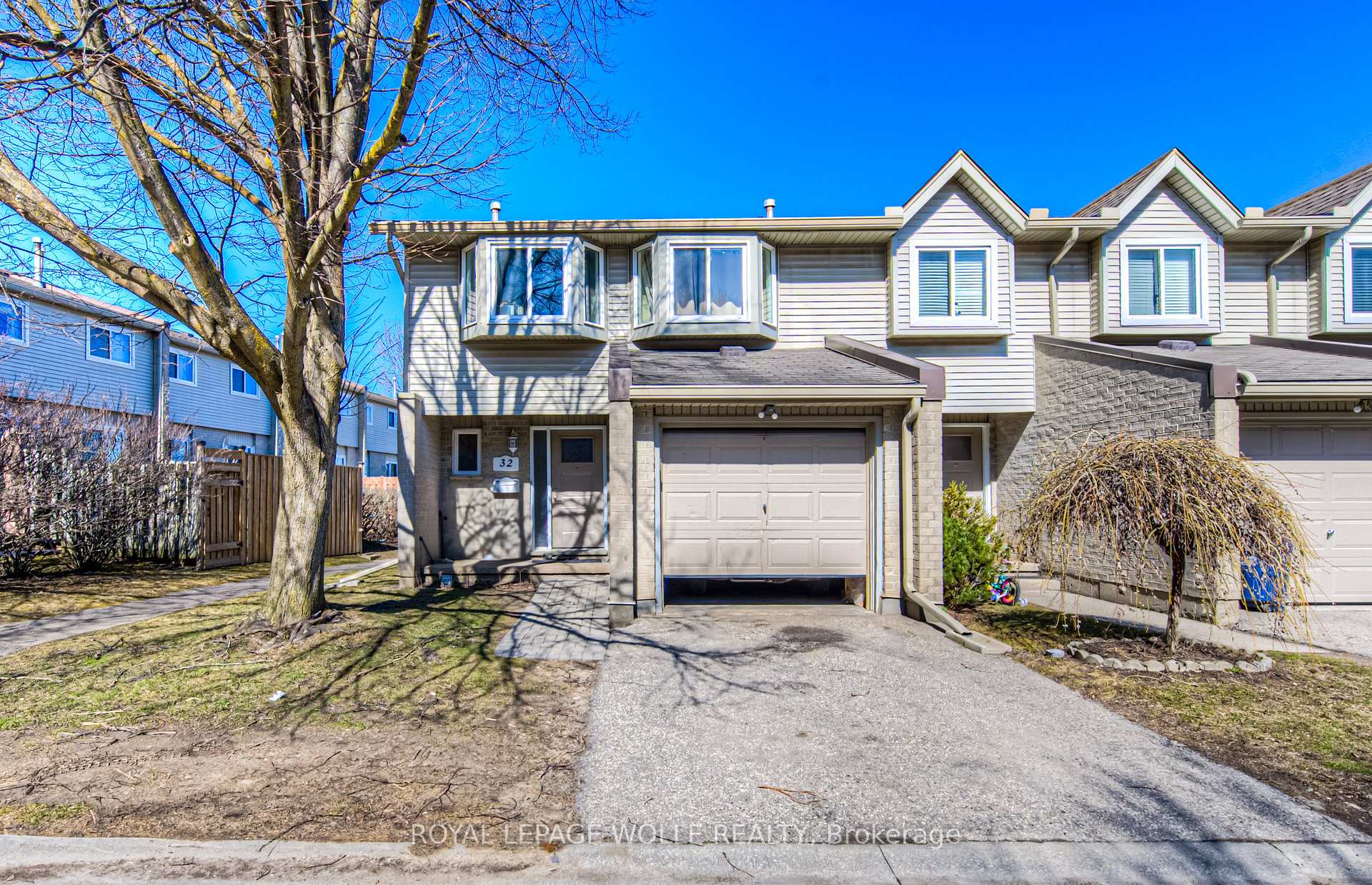 Photo 3 of Unit 32, 20 Paulander Drive, Kitchener — HOMEH