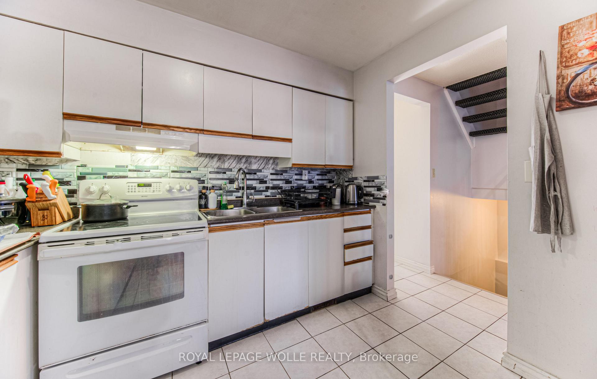 Photo 7 of Unit 32, 20 Paulander Drive, Kitchener — HOMEH