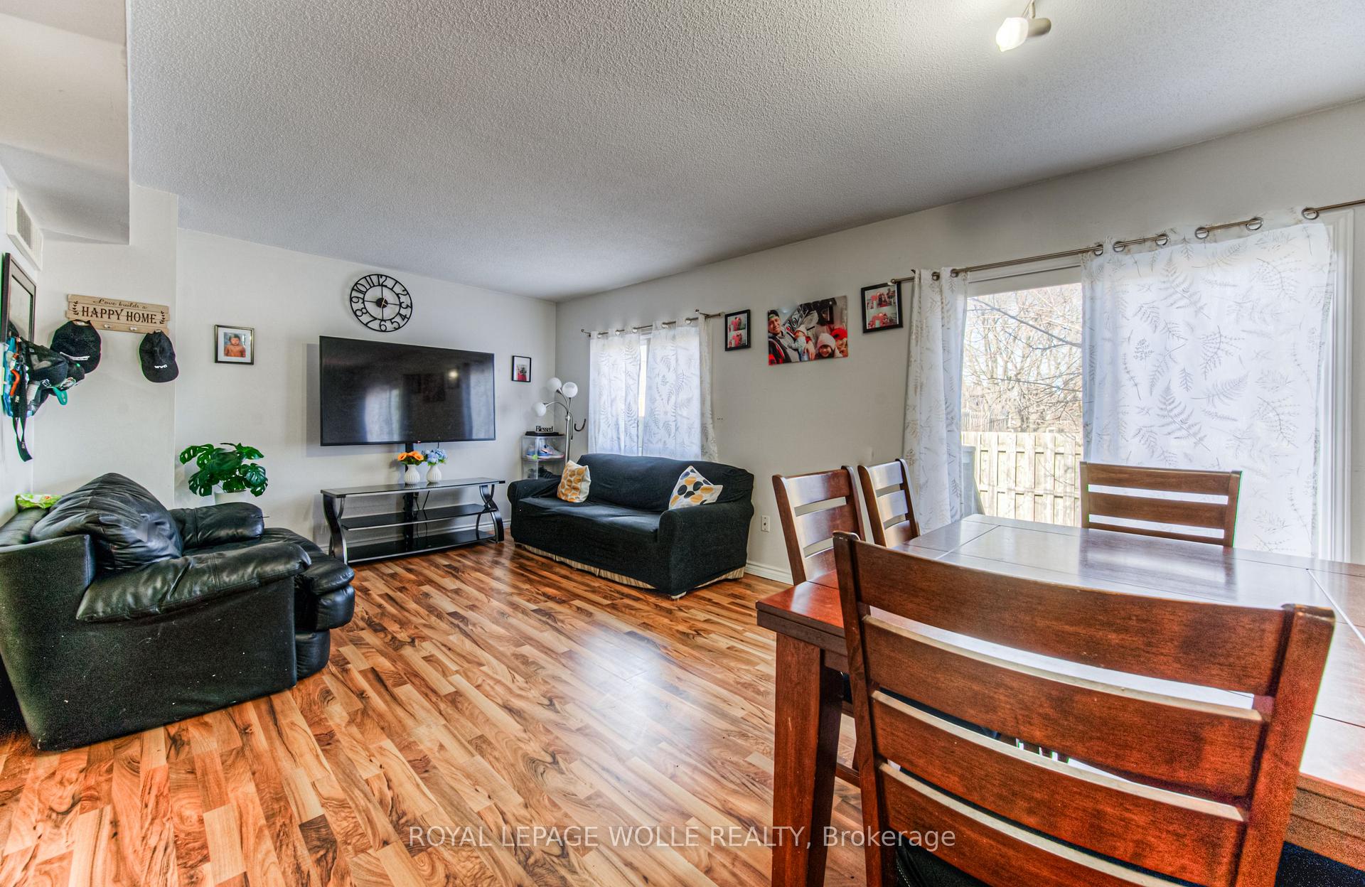 Photo 12 of Unit 32, 20 Paulander Drive, Kitchener — HOMEH