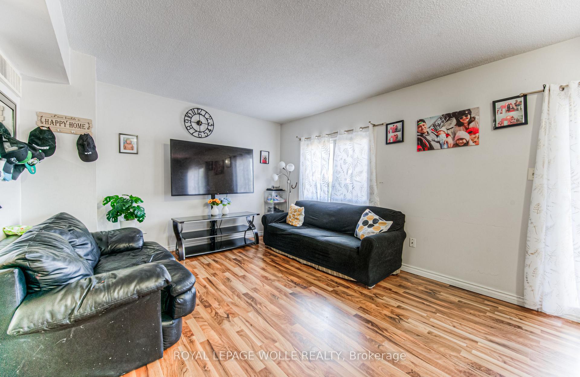 Photo 13 of Unit 32, 20 Paulander Drive, Kitchener — HOMEH