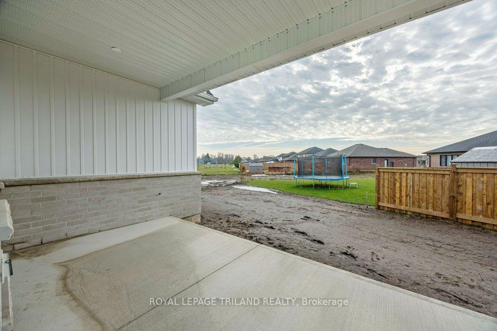 Photo 32 of 8 Bouw Place, Dutton/Dunwich, Rural Dutton/Dunwich — HOMEH