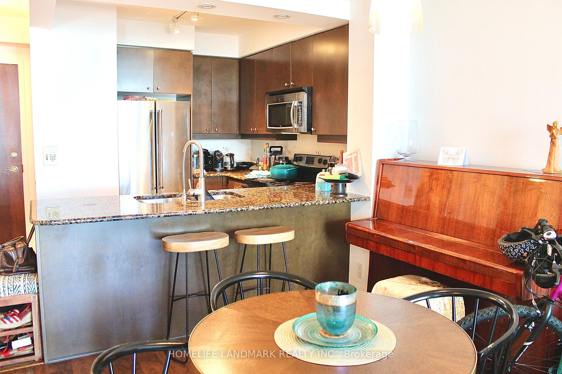Photo 6 of Unit 1103, 88 Promenade Circle, Vaughan, Brownridge — HOMEH