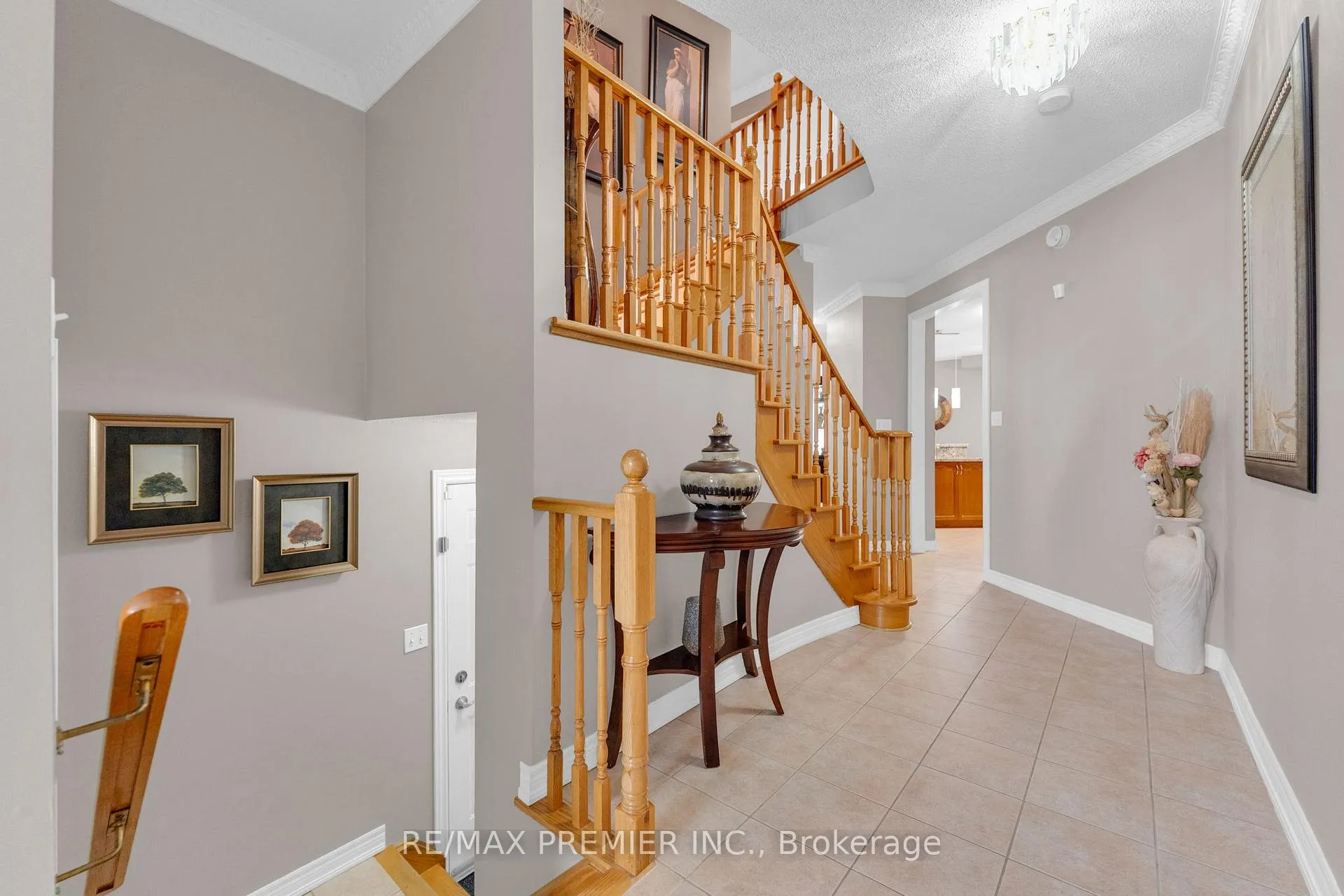 Photo 4 of 9 Oland Drive, Vaughan, Vellore Village — HOMEH