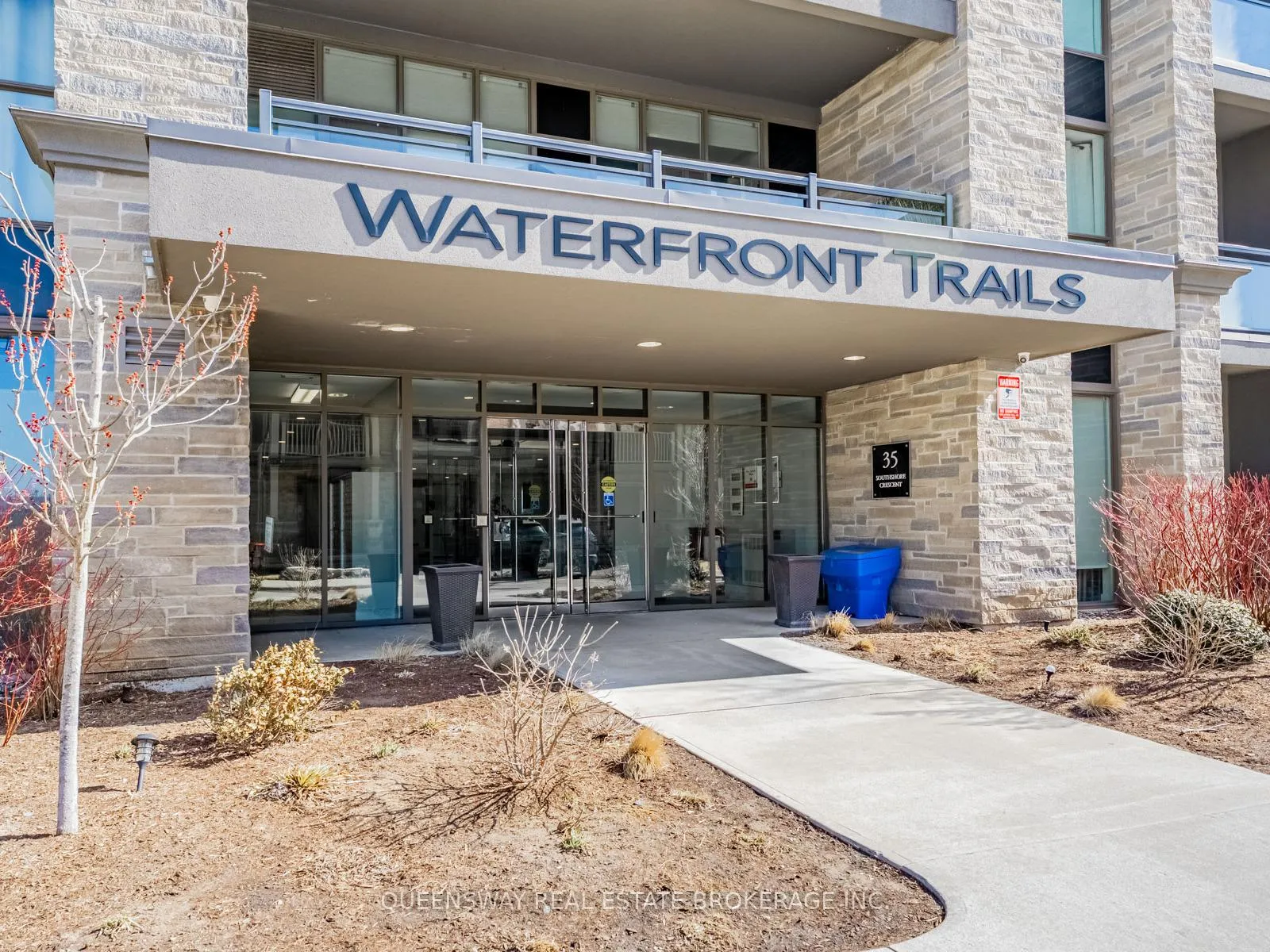 Photo 2 of Unit 217, 35 Southshore Crescent, Hamilton, Stoney Creek — HOMEH