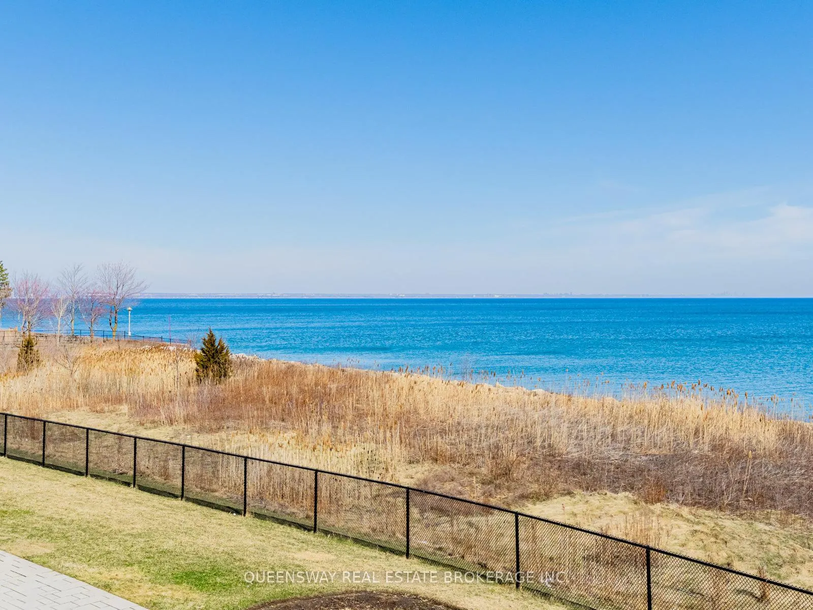 Photo 6 of Unit 217, 35 Southshore Crescent, Hamilton, Stoney Creek — HOMEH
