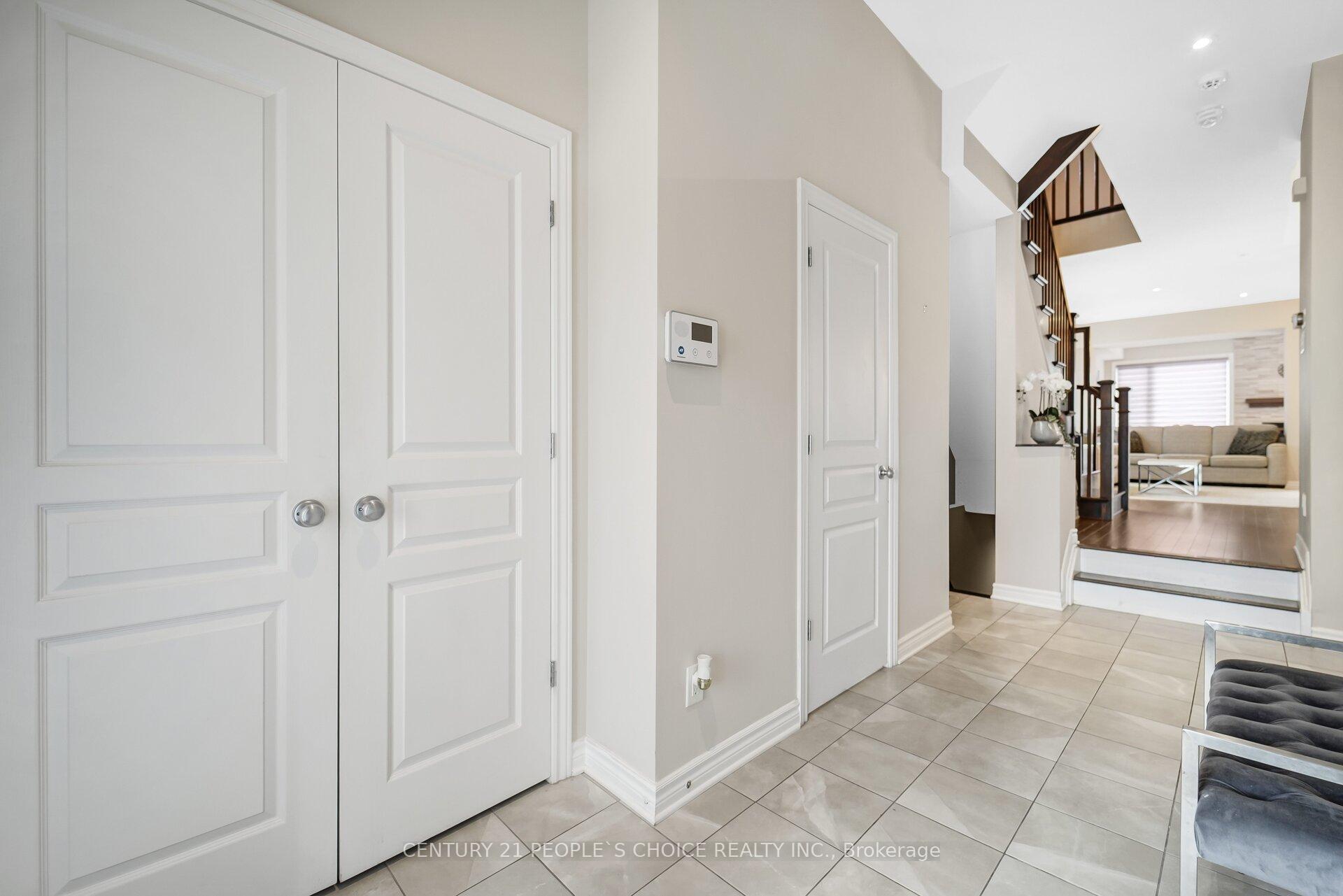 Photo 5 of 552 Stargazer Crescent, Ottawa, Riverside South/Gloucester Glen — HOMEH
