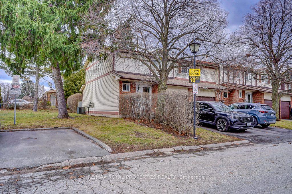 Photo 2 of 66 Parker Crescent, Ajax, South East — HOMEH
