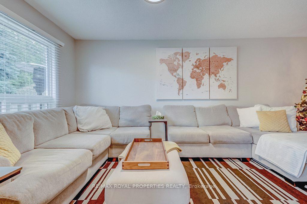 Photo 9 of 66 Parker Crescent, Ajax, South East — HOMEH