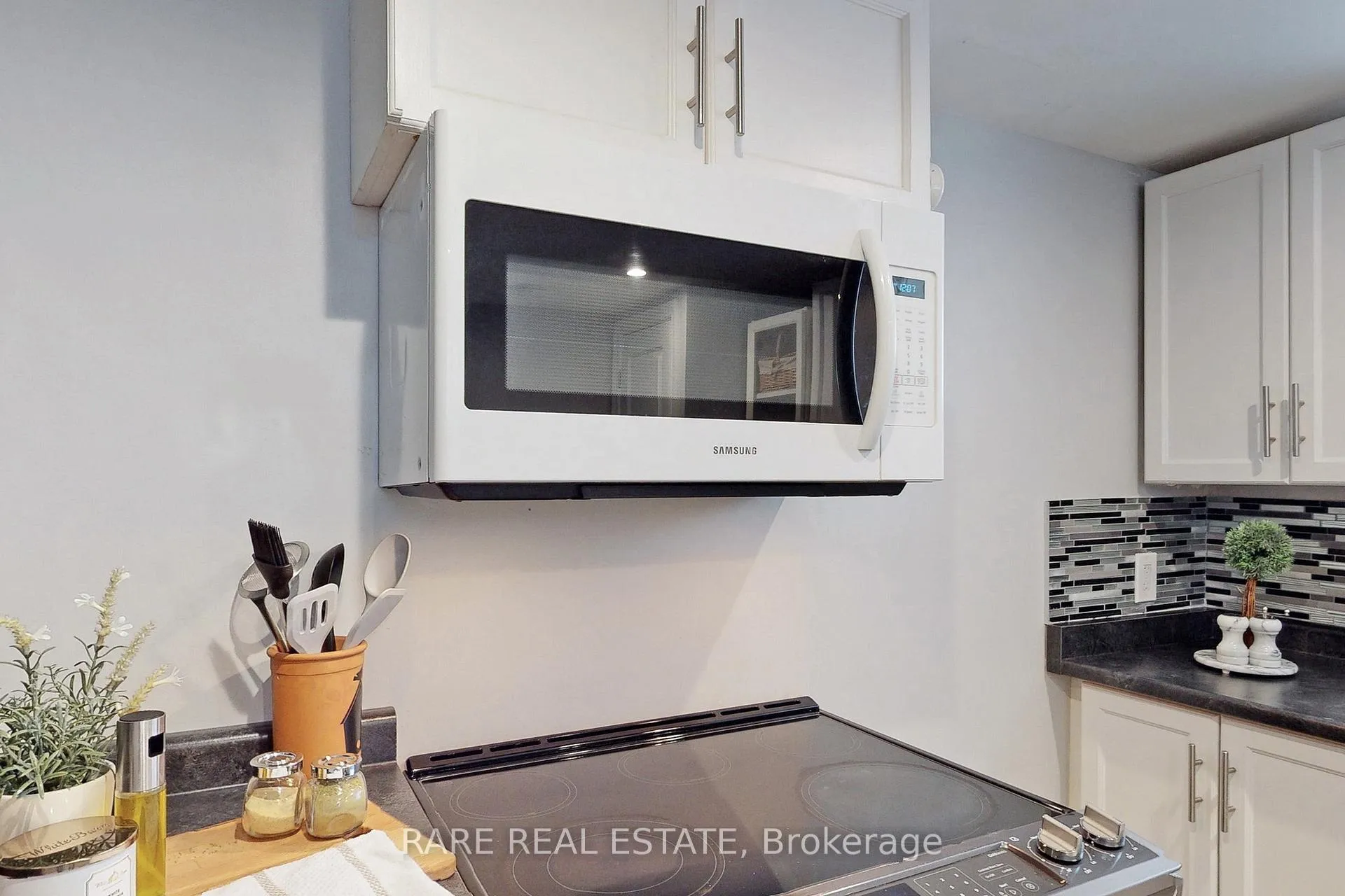 Photo 9 of Unit Lower, 508 Upper Gage Avenue, Hamilton, Raleigh — HOMEH
