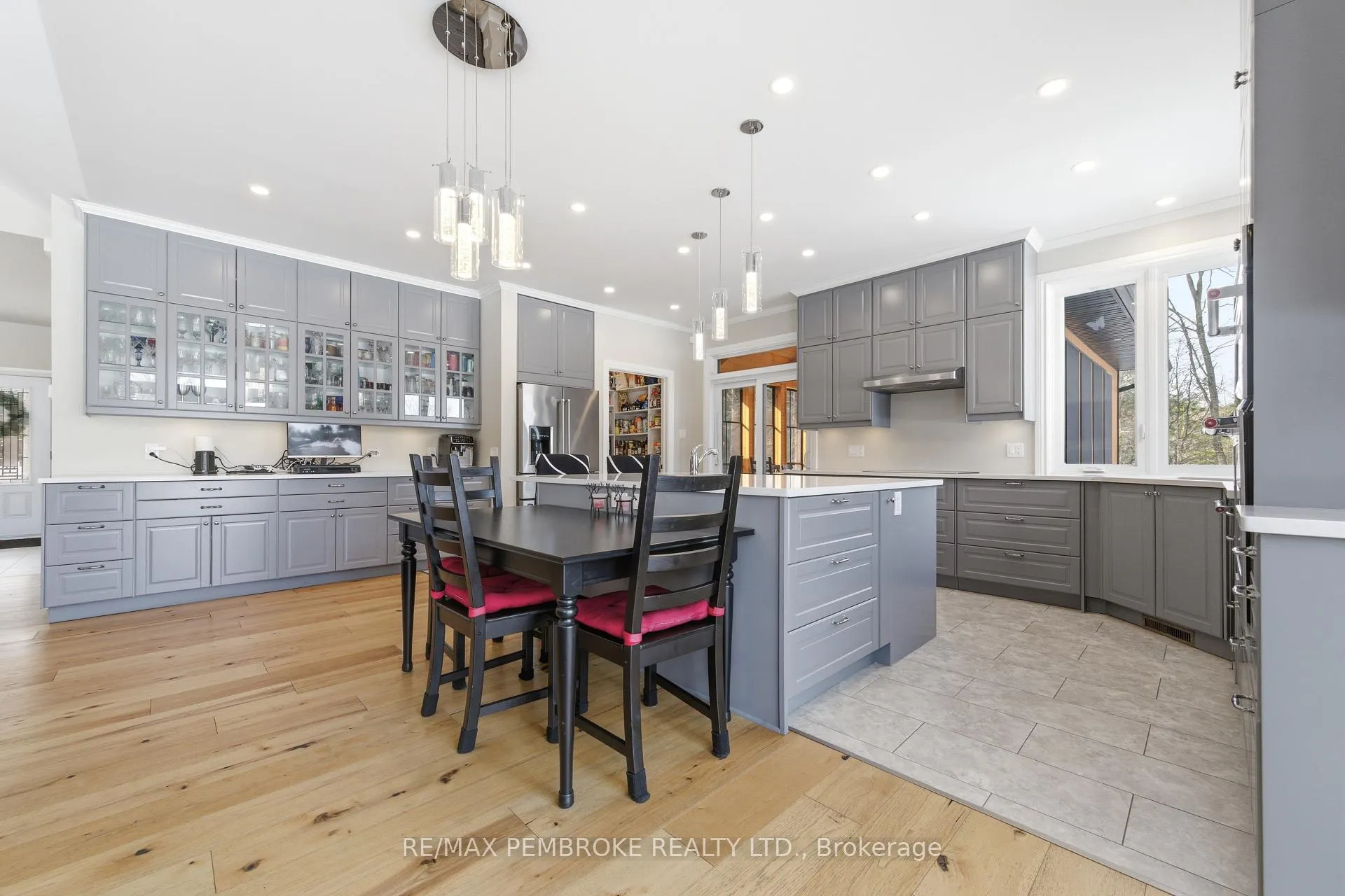 Photo 7 of 1034 Rantz Road, Petawawa — HOMEH