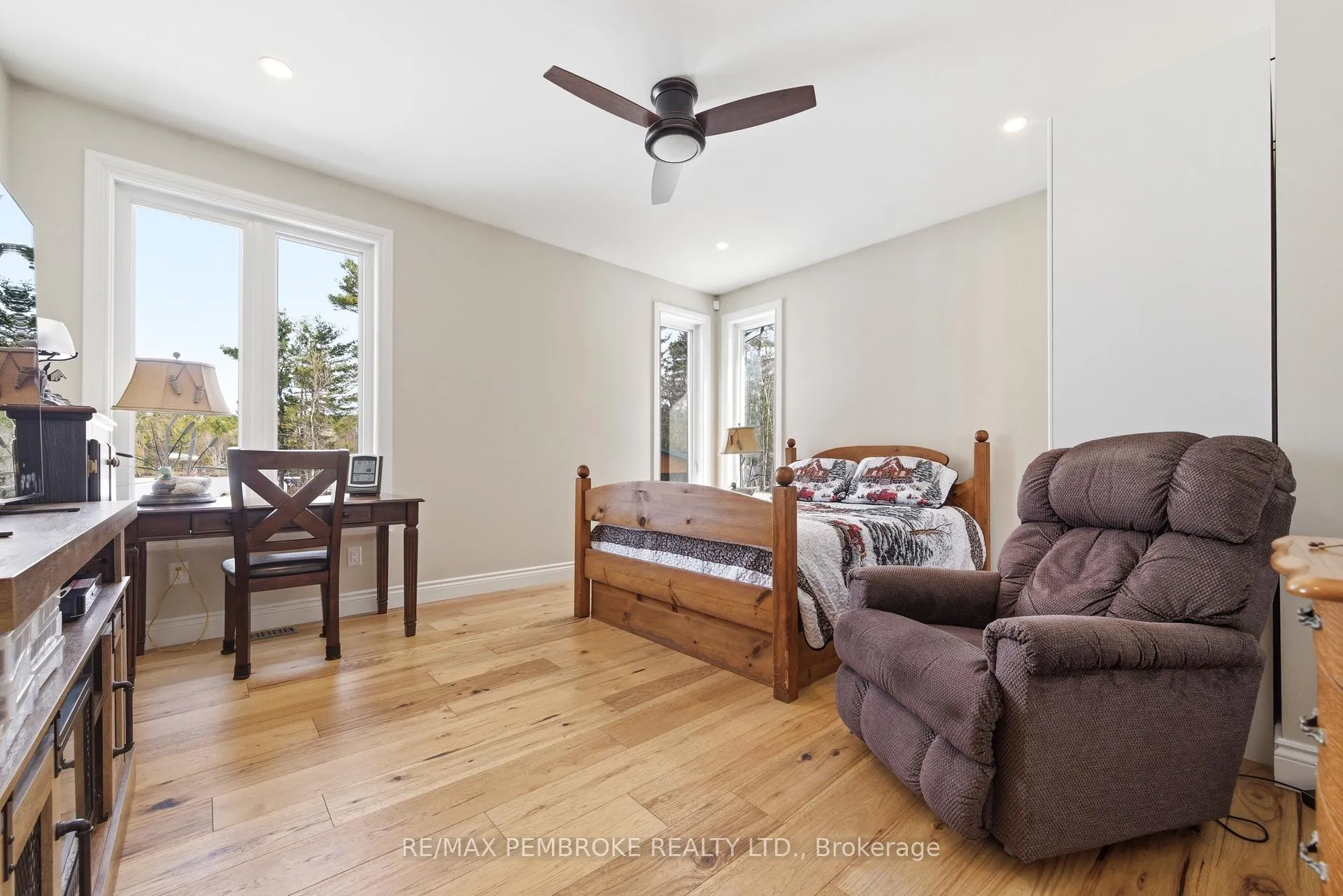 Photo 12 of 1034 Rantz Road, Petawawa — HOMEH