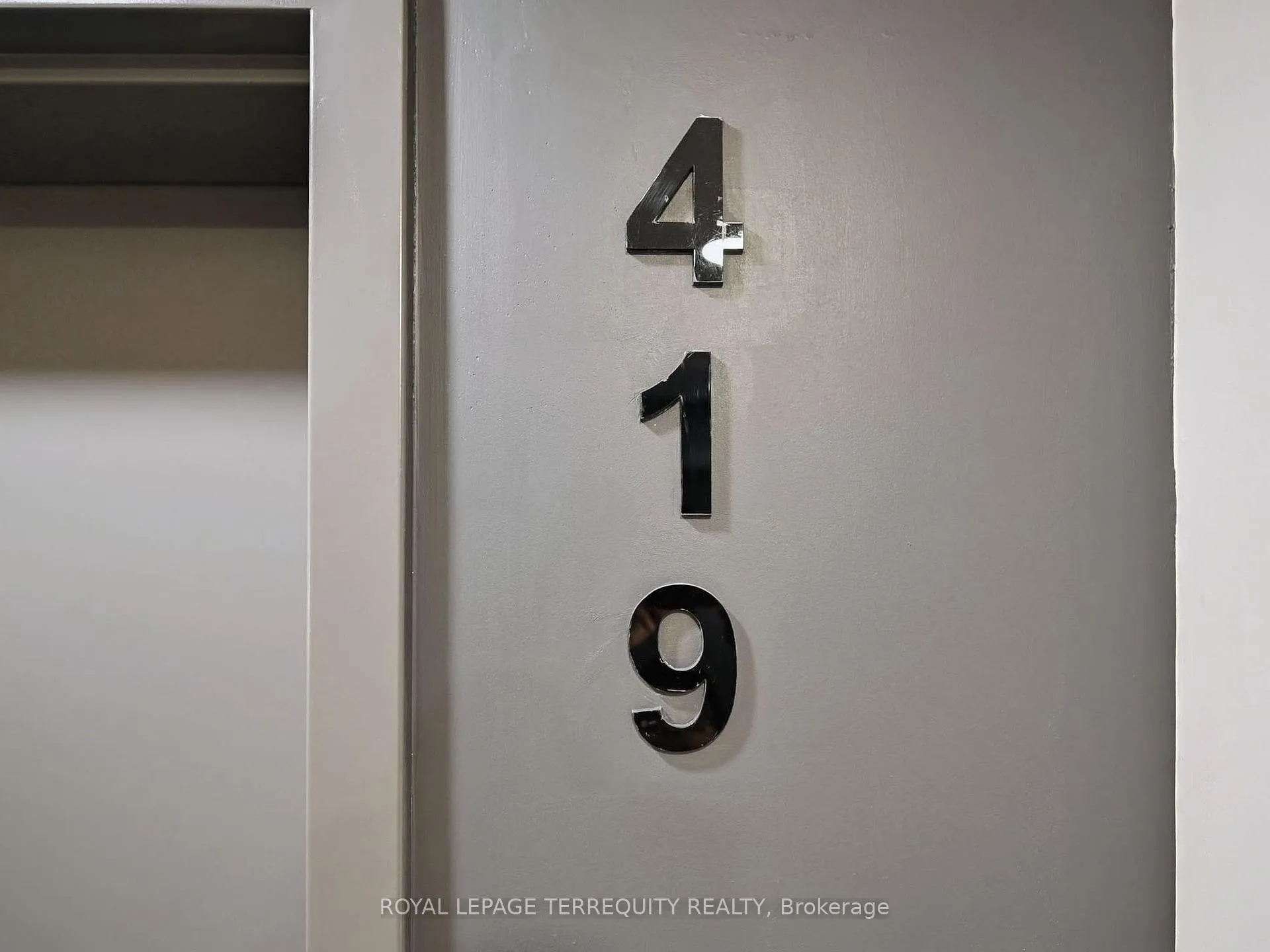 Photo 9 of Unit 419, 110 Fergus Avenue, Kitchener — HOMEH