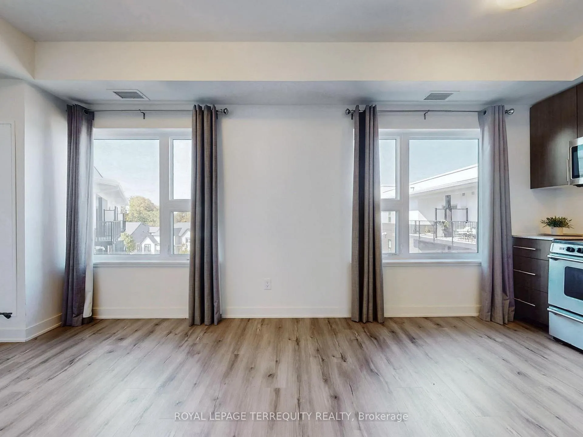 Photo 15 of Unit 419, 110 Fergus Avenue, Kitchener — HOMEH