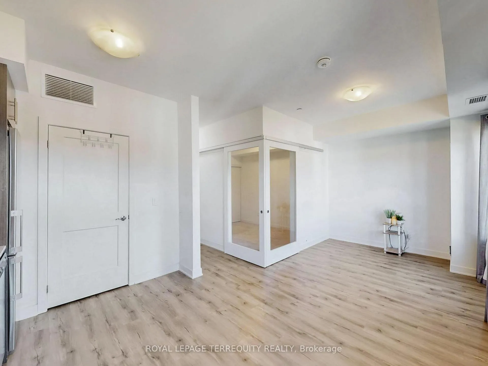 Photo 19 of Unit 419, 110 Fergus Avenue, Kitchener — HOMEH