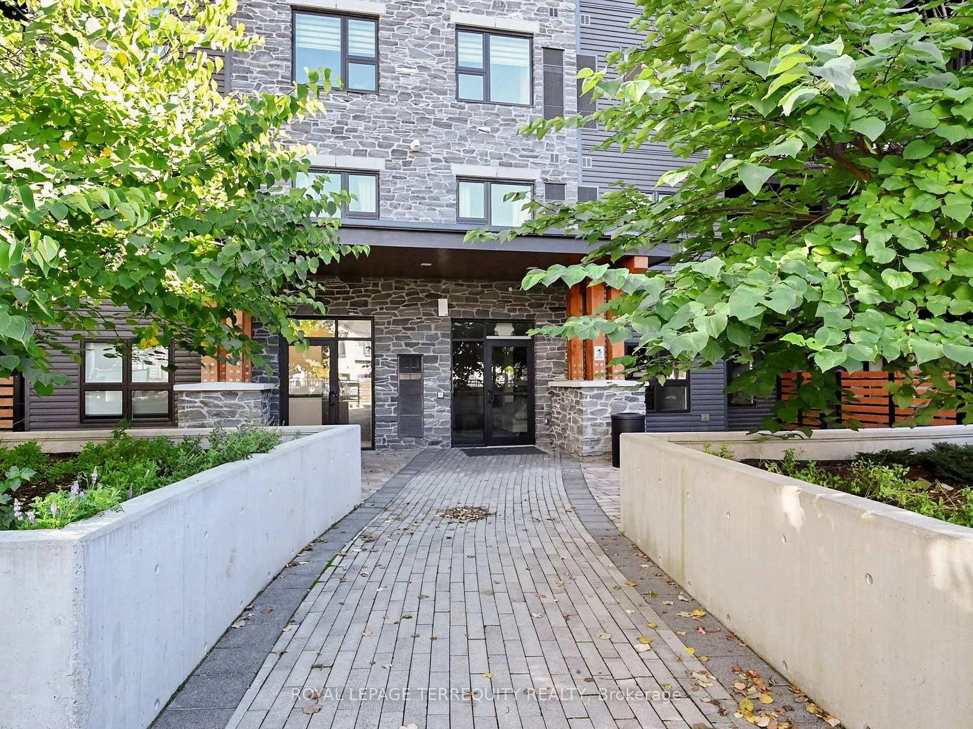 Photo 31 of Unit 419, 110 Fergus Avenue, Kitchener — HOMEH