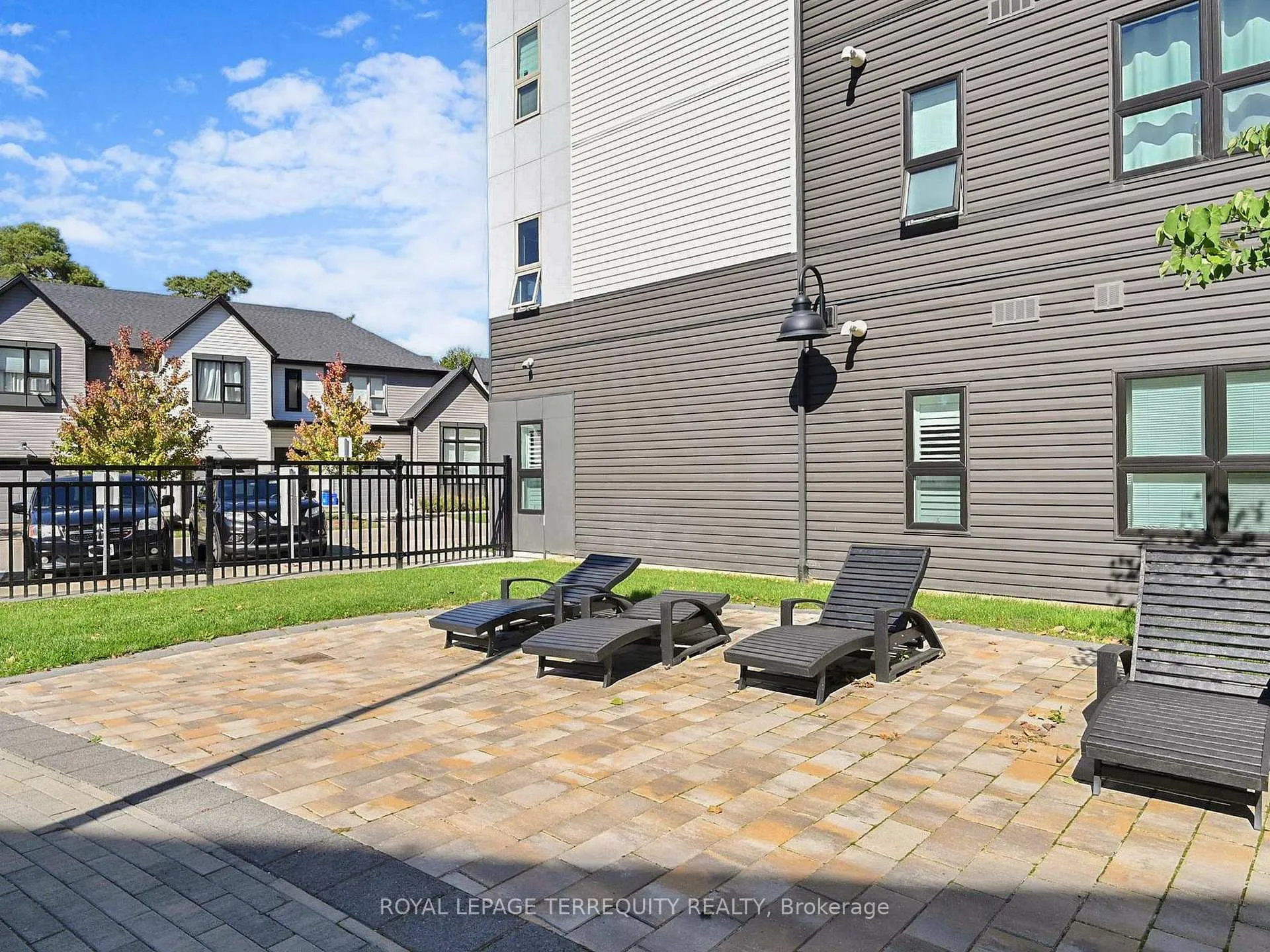 Photo 36 of Unit 419, 110 Fergus Avenue, Kitchener — HOMEH