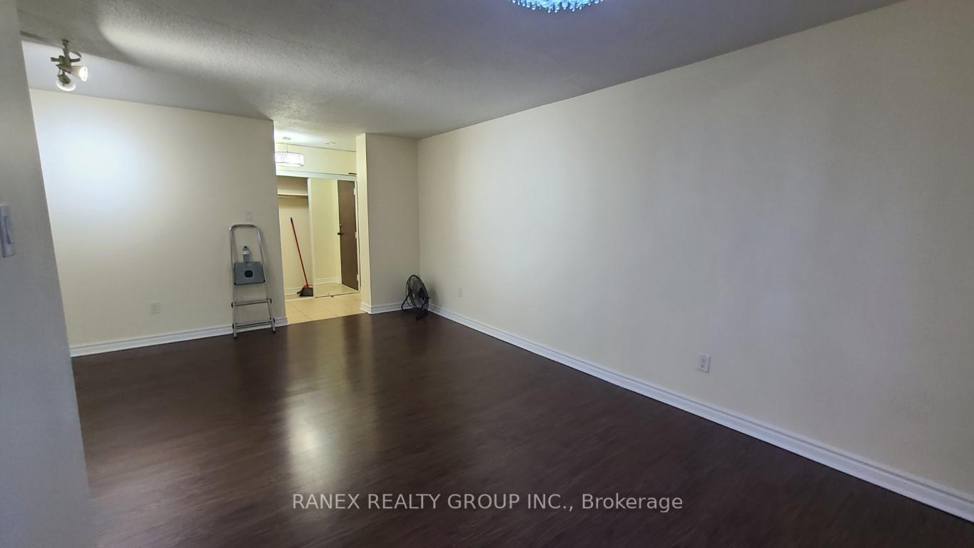 Photo 7 of Unit 310, 25 Kensington Road, Brampton, Queen Street Corridor — HOMEH