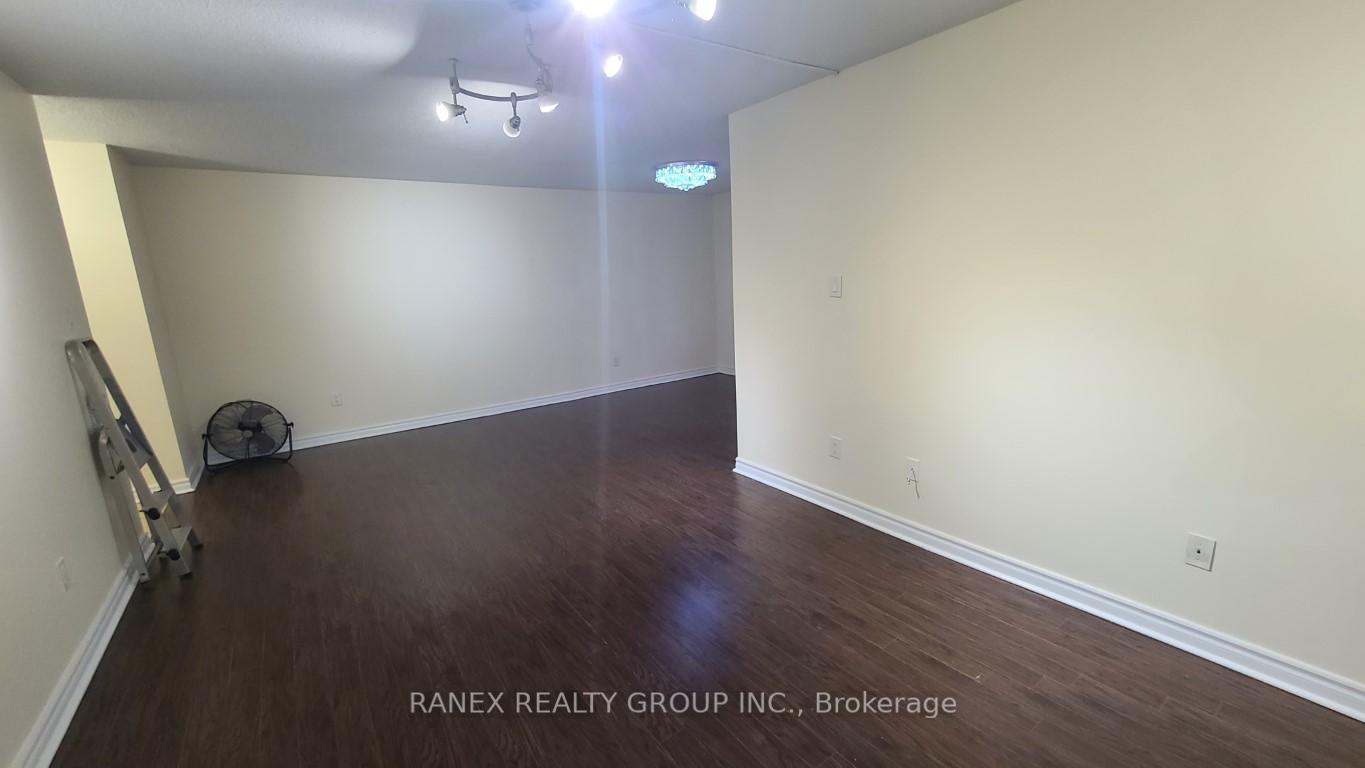 Photo 9 of Unit 310, 25 Kensington Road, Brampton, Queen Street Corridor — HOMEH