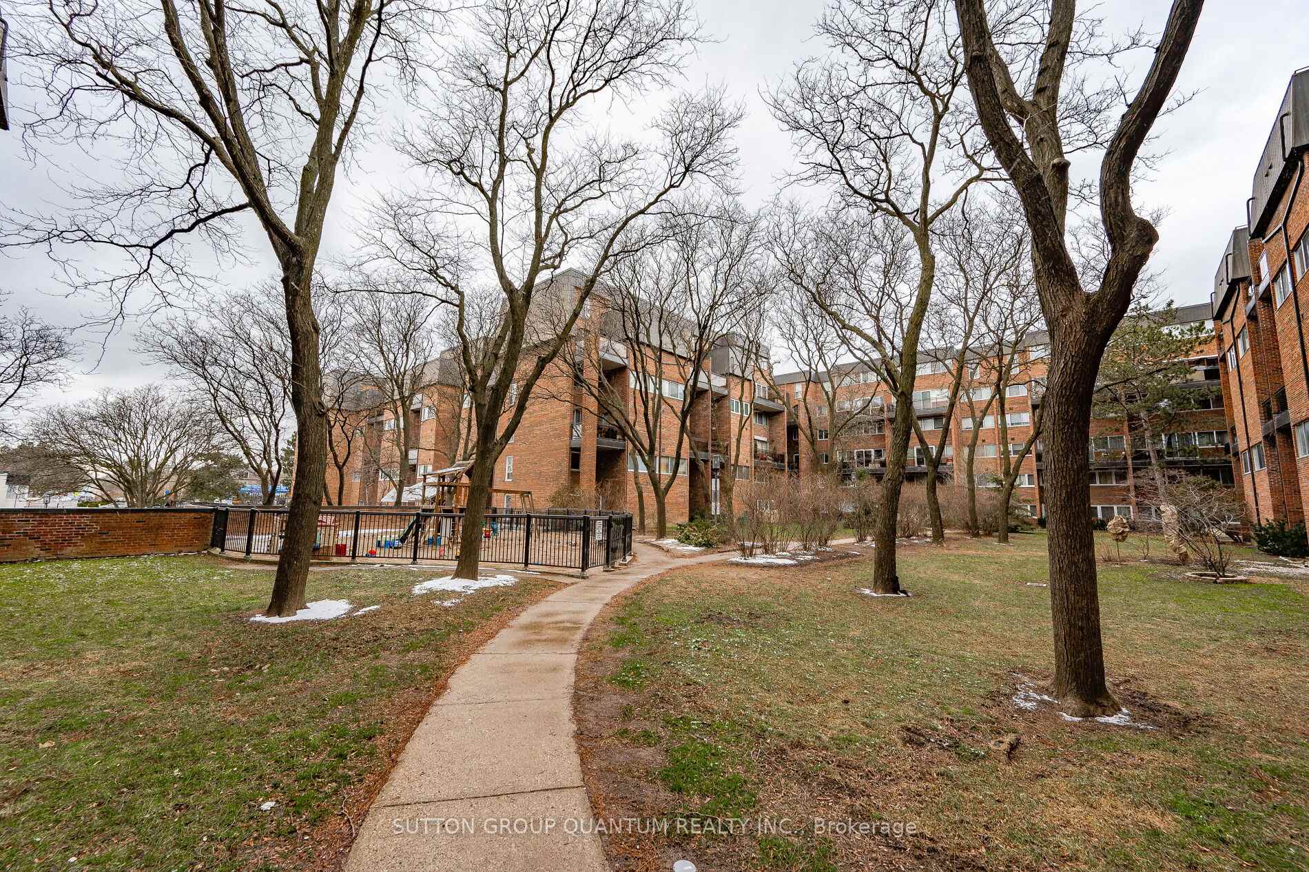 Photo 36 of Unit 257, 16B Elgin Street, Markham, Thornhill — HOMEH