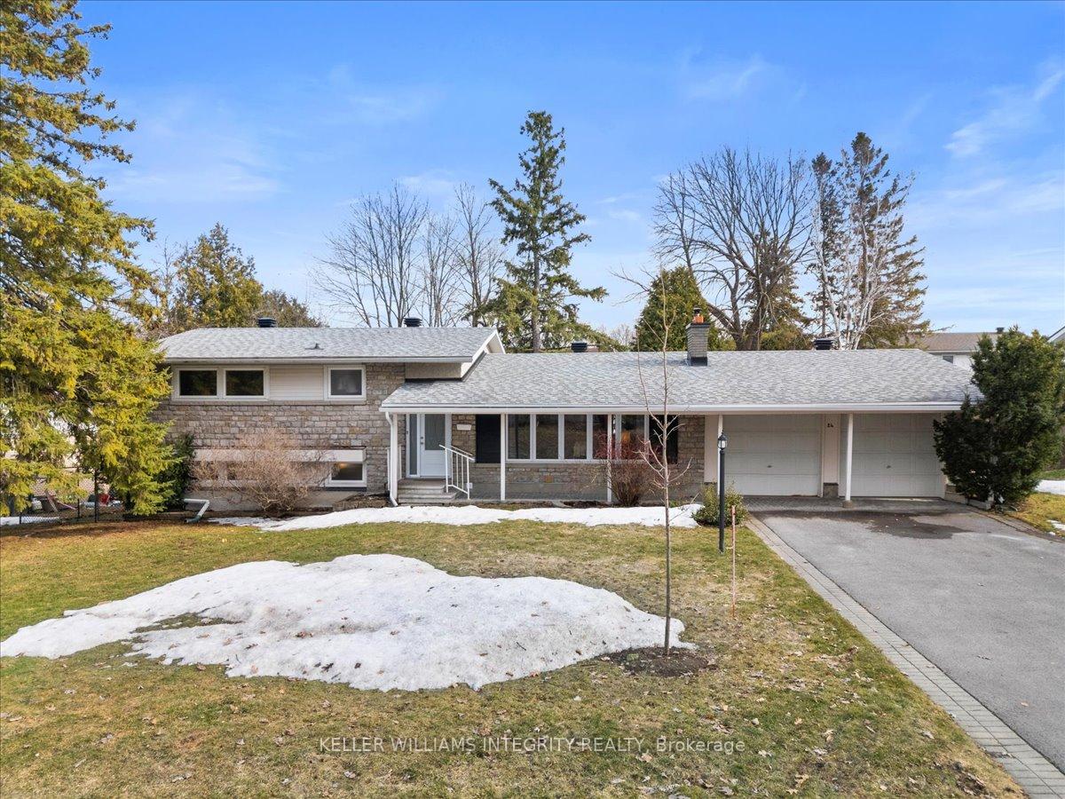 Photo 1 of 24 Apache Crescent, Ottawa, City View/Skyline/Fisher Heights/Parkwood Hills — HOMEH