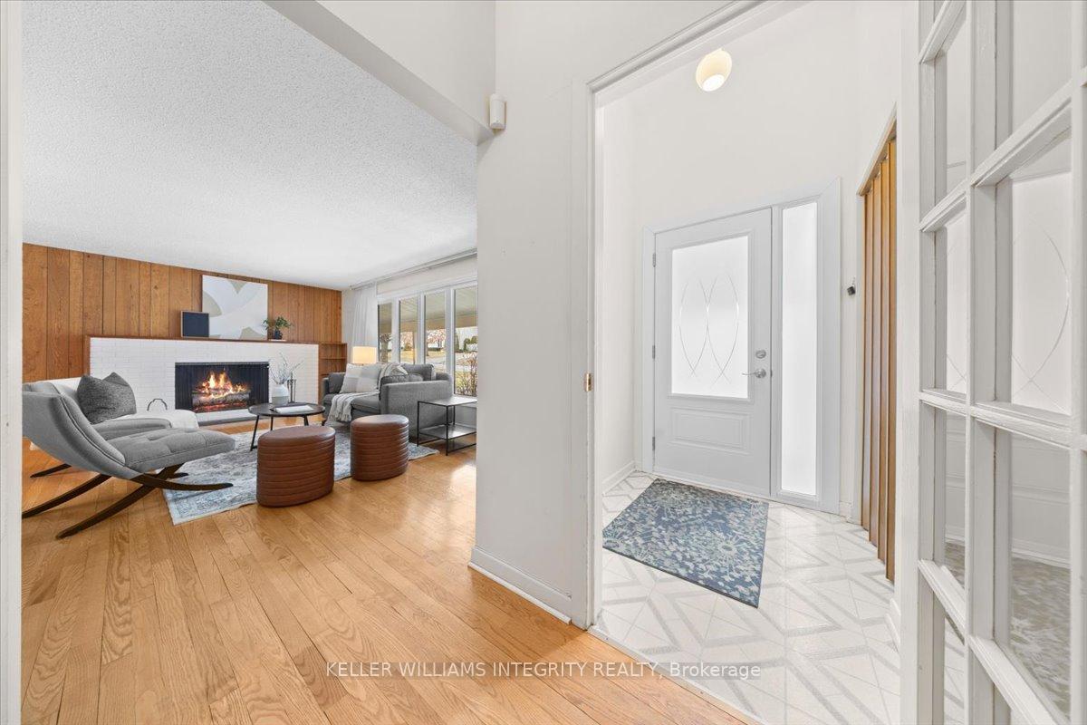 Photo 3 of 24 Apache Crescent, Ottawa, City View/Skyline/Fisher Heights/Parkwood Hills — HOMEH