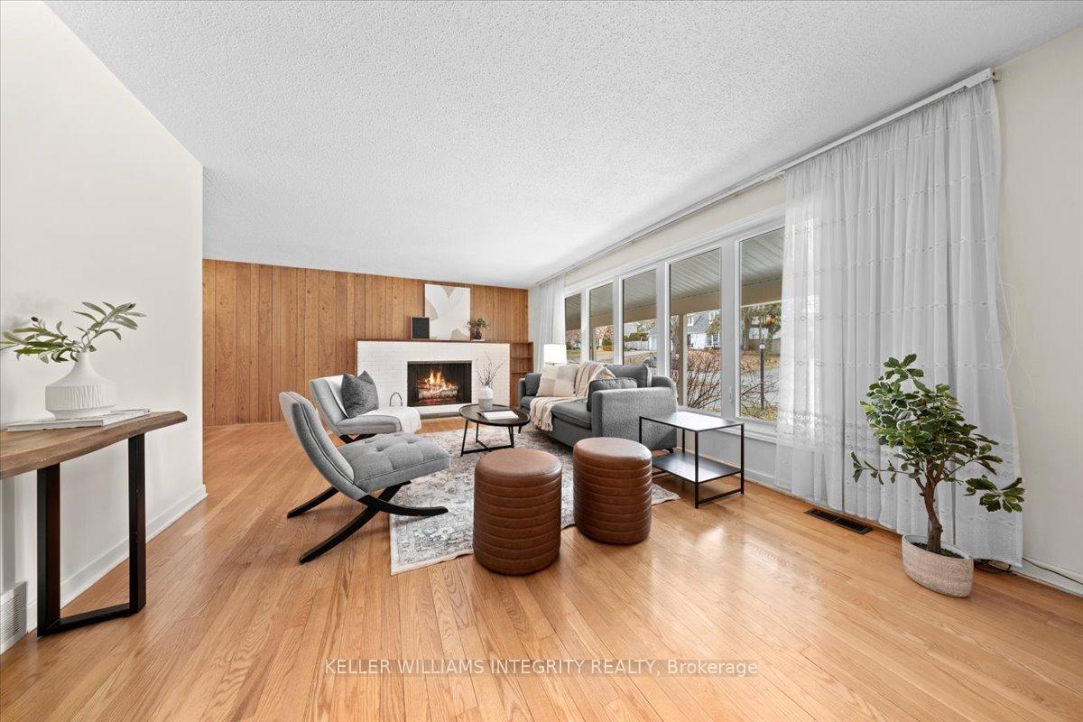 Photo 4 of 24 Apache Crescent, Ottawa, City View/Skyline/Fisher Heights/Parkwood Hills — HOMEH