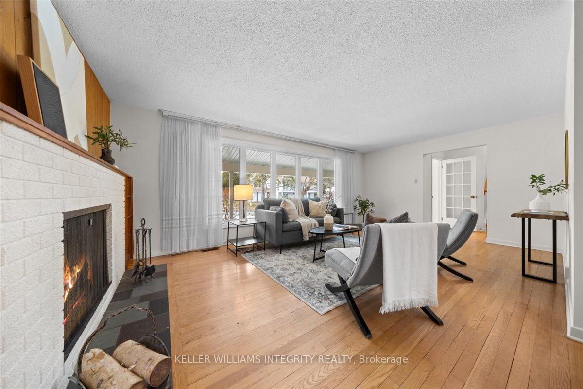 Photo 6 of 24 Apache Crescent, Ottawa, City View/Skyline/Fisher Heights/Parkwood Hills — HOMEH