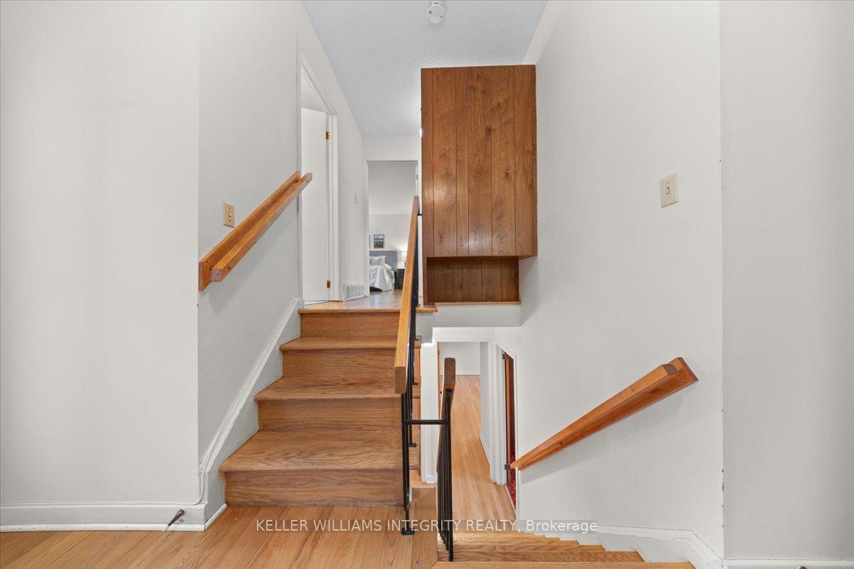 Photo 11 of 24 Apache Crescent, Ottawa, City View/Skyline/Fisher Heights/Parkwood Hills — HOMEH