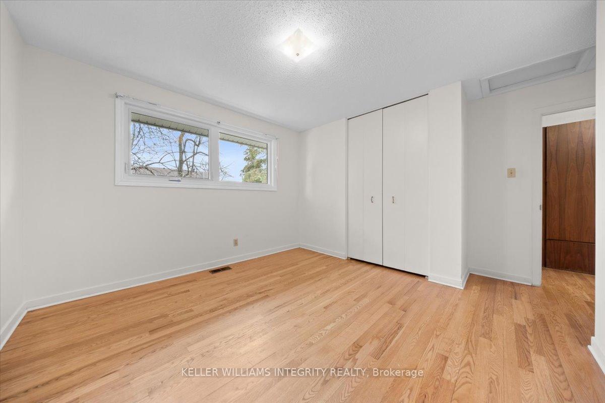 Photo 19 of 24 Apache Crescent, Ottawa, City View/Skyline/Fisher Heights/Parkwood Hills — HOMEH