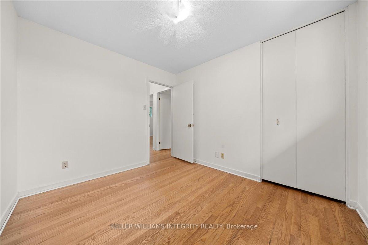 Photo 20 of 24 Apache Crescent, Ottawa, City View/Skyline/Fisher Heights/Parkwood Hills — HOMEH