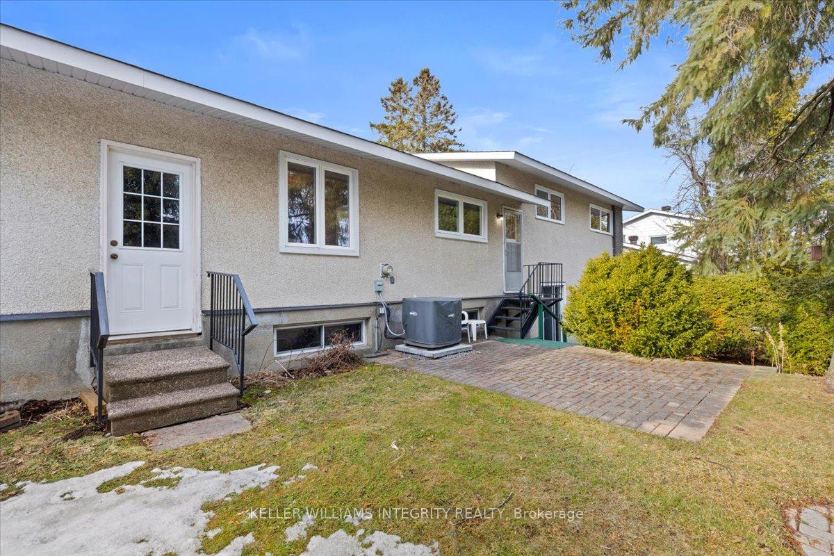 Photo 37 of 24 Apache Crescent, Ottawa, City View/Skyline/Fisher Heights/Parkwood Hills — HOMEH