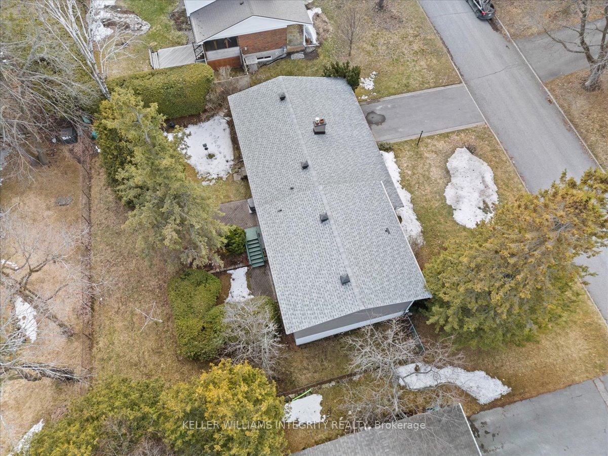 Photo 41 of 24 Apache Crescent, Ottawa, City View/Skyline/Fisher Heights/Parkwood Hills — HOMEH