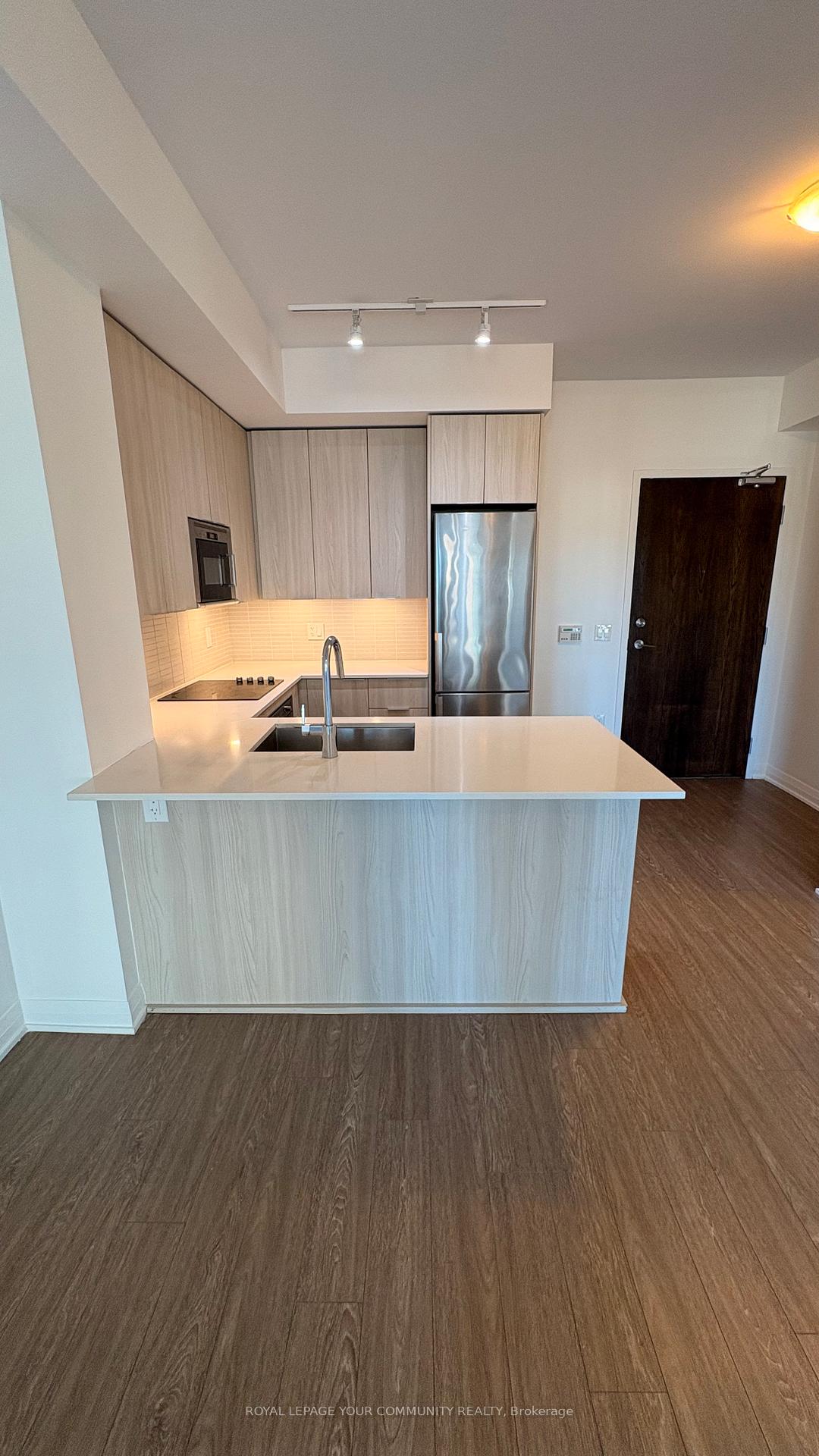 Photo 5 of Unit 704, 99 Eagle Rock Way, Vaughan, Rural Vaughan — HOMEH